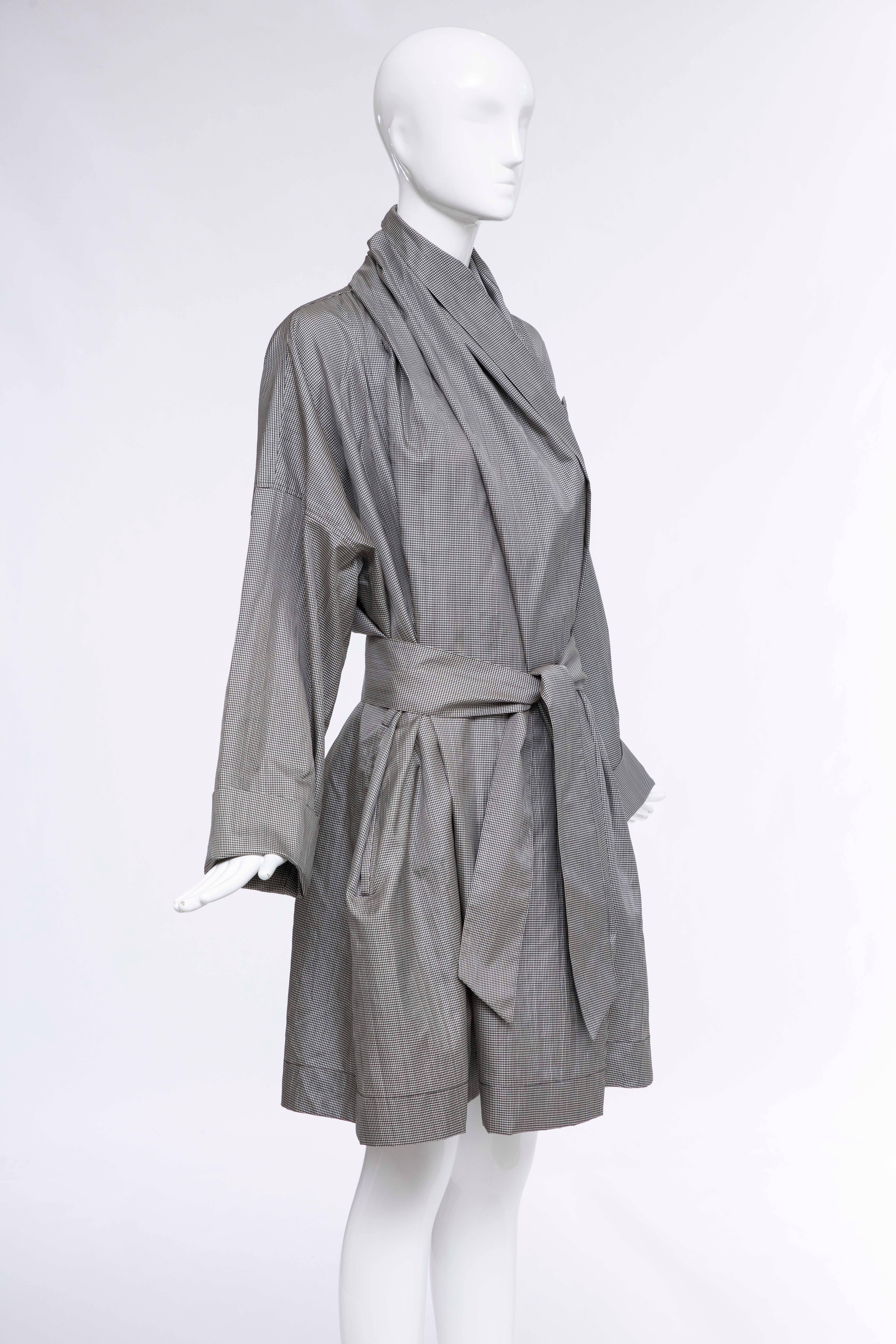 Issey Miyake Houndstooth Trench Coat Metropolitan of Art Collection, Circa 1985 In Excellent Condition For Sale In Cincinnati, OH