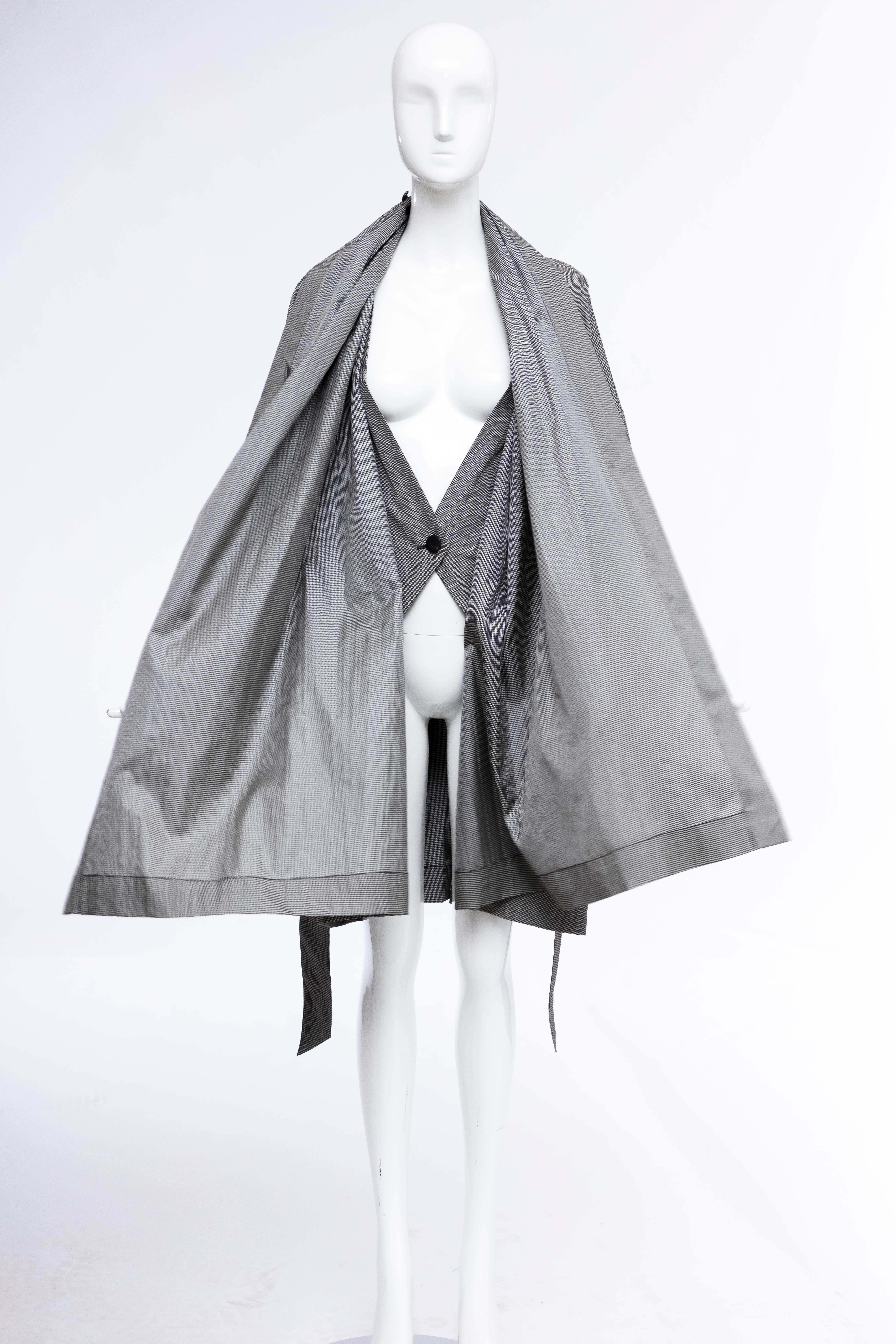 Issey Miyake Houndstooth Trench Coat Metropolitan of Art Collection, Circa 1985 For Sale 3