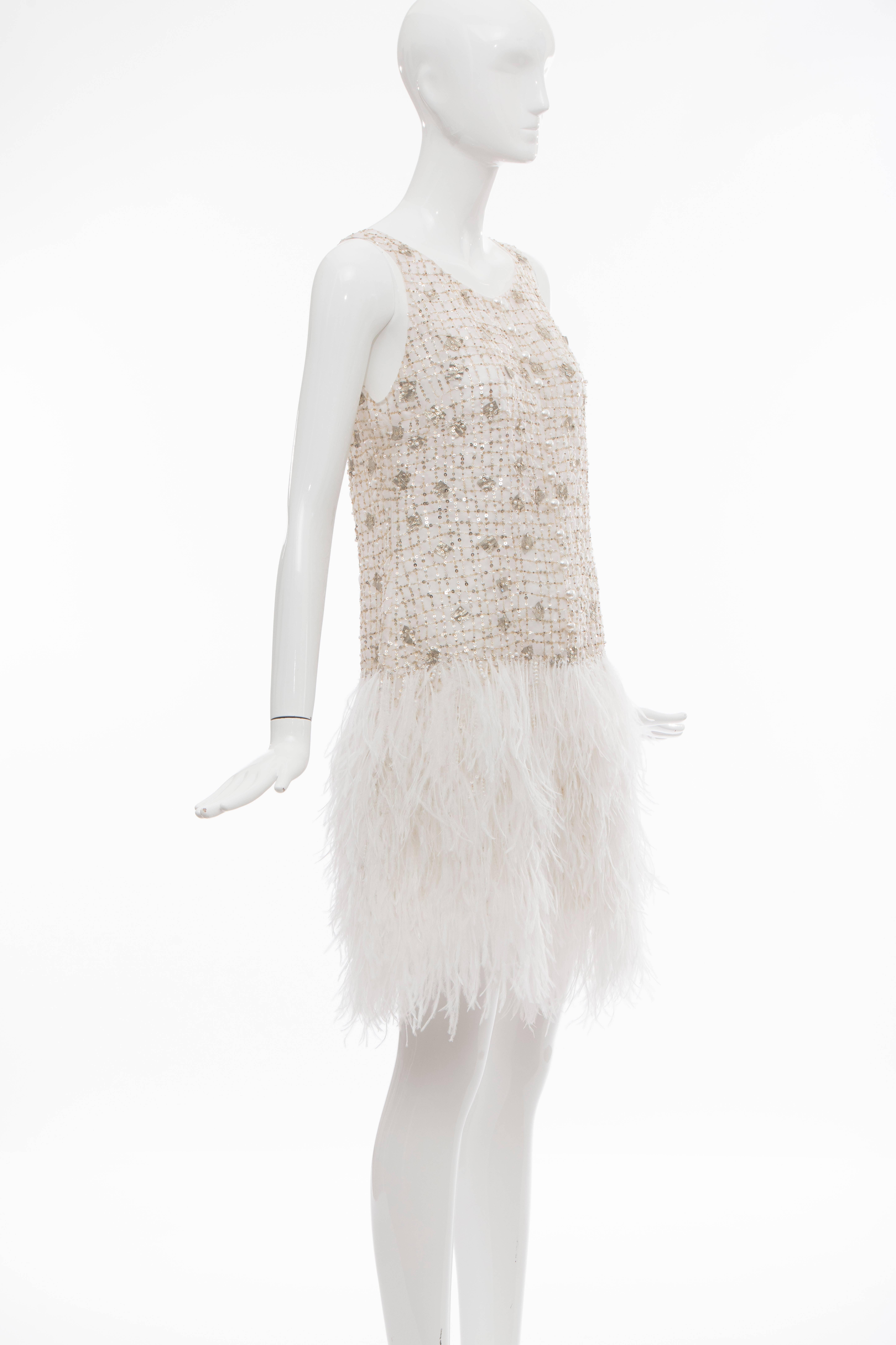 Oscar de la Renta Silk Metallic Sequin Pearl Evening Dress With Ostrich Feathers In New Condition In Cincinnati, OH