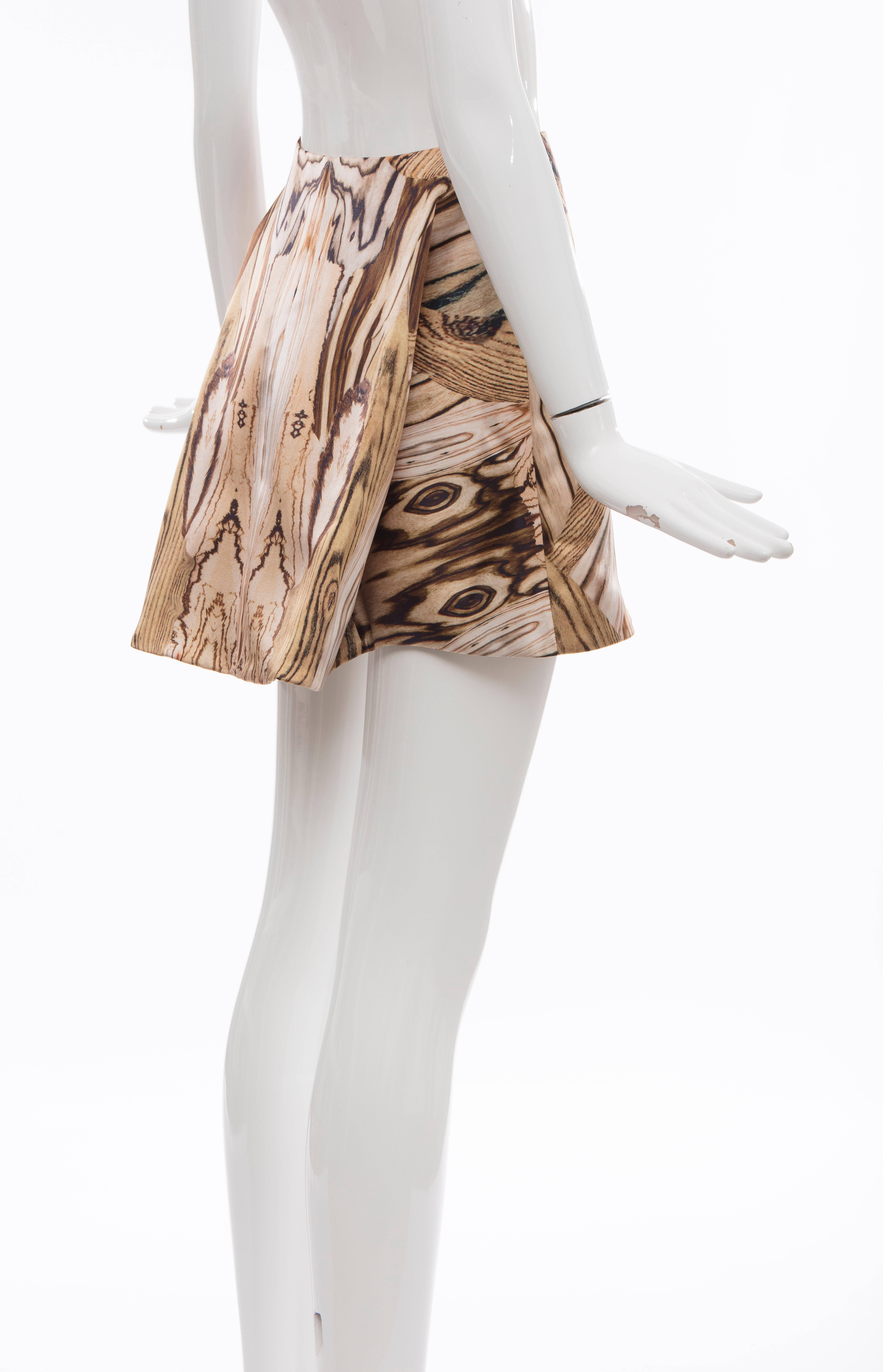Alexander McQueen Silk Wood Grain Digital Print Mini Skirt, Spring 2009 In Excellent Condition In Cincinnati, OH