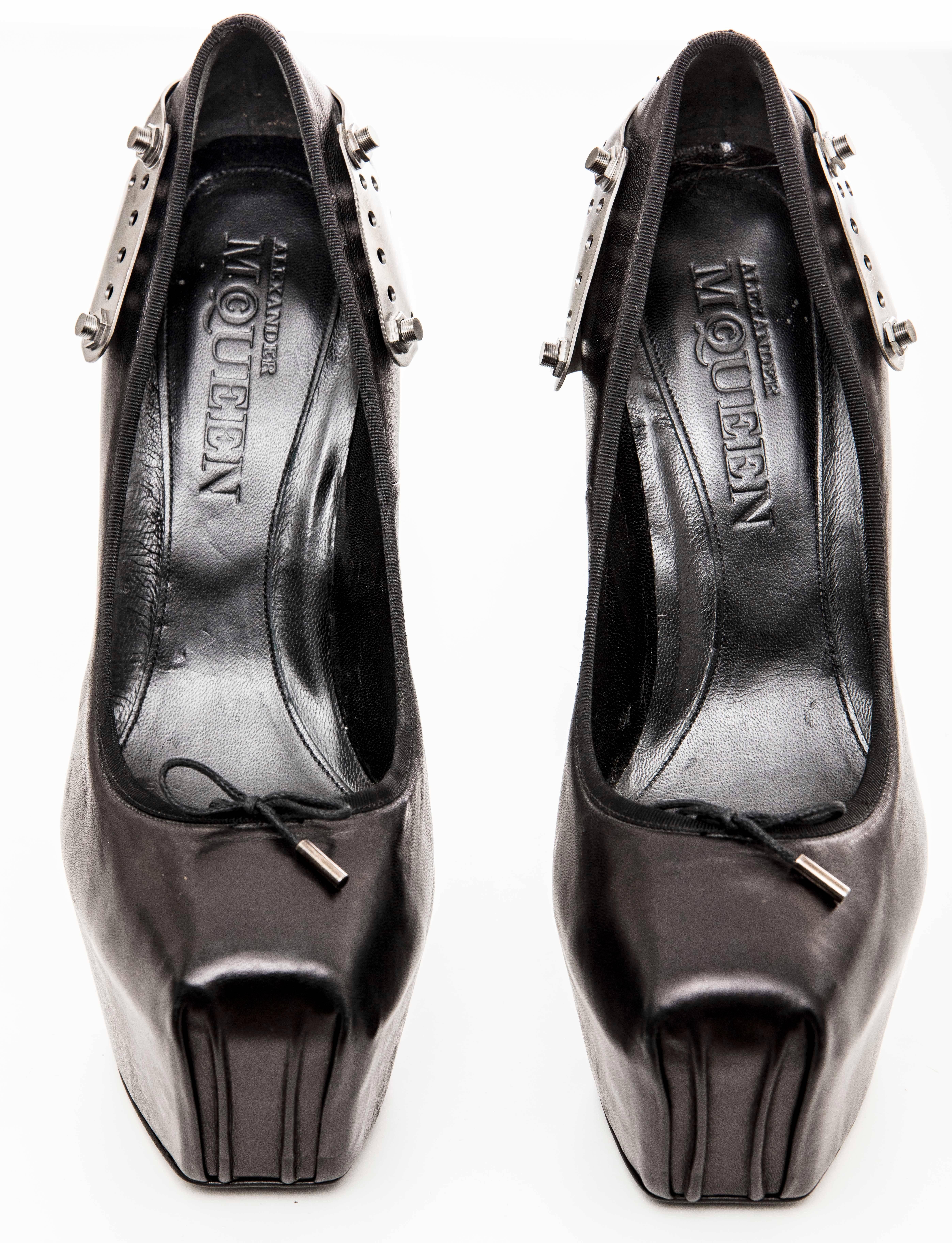 titanic shoes
