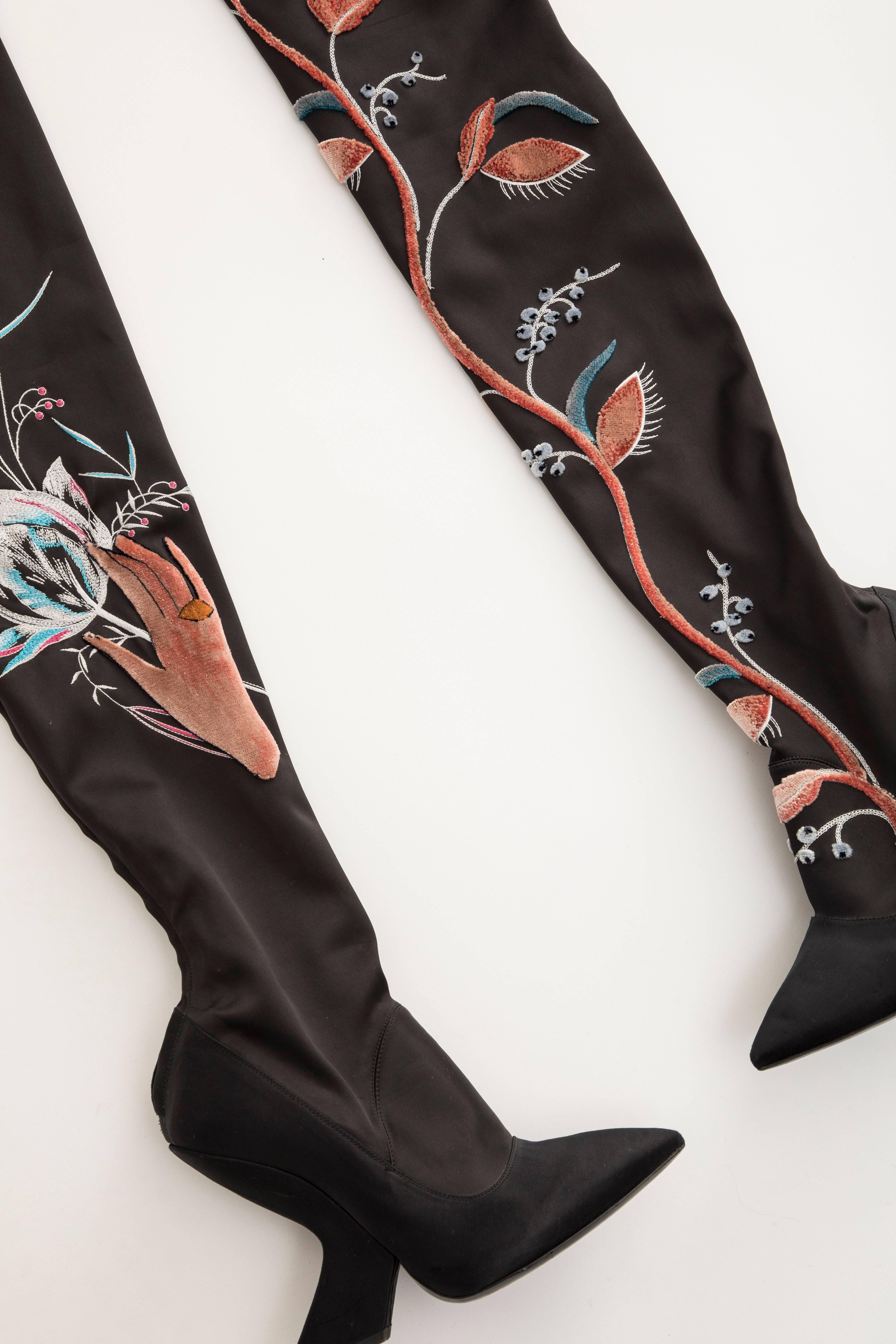 Raf Simons for Christian Dior, Fall 2013 runway black silk satin embroidered thigh-high boots with sculpted heels and zip closures at shafts.

EU. 39.5
US. 9.5

Heels: 5