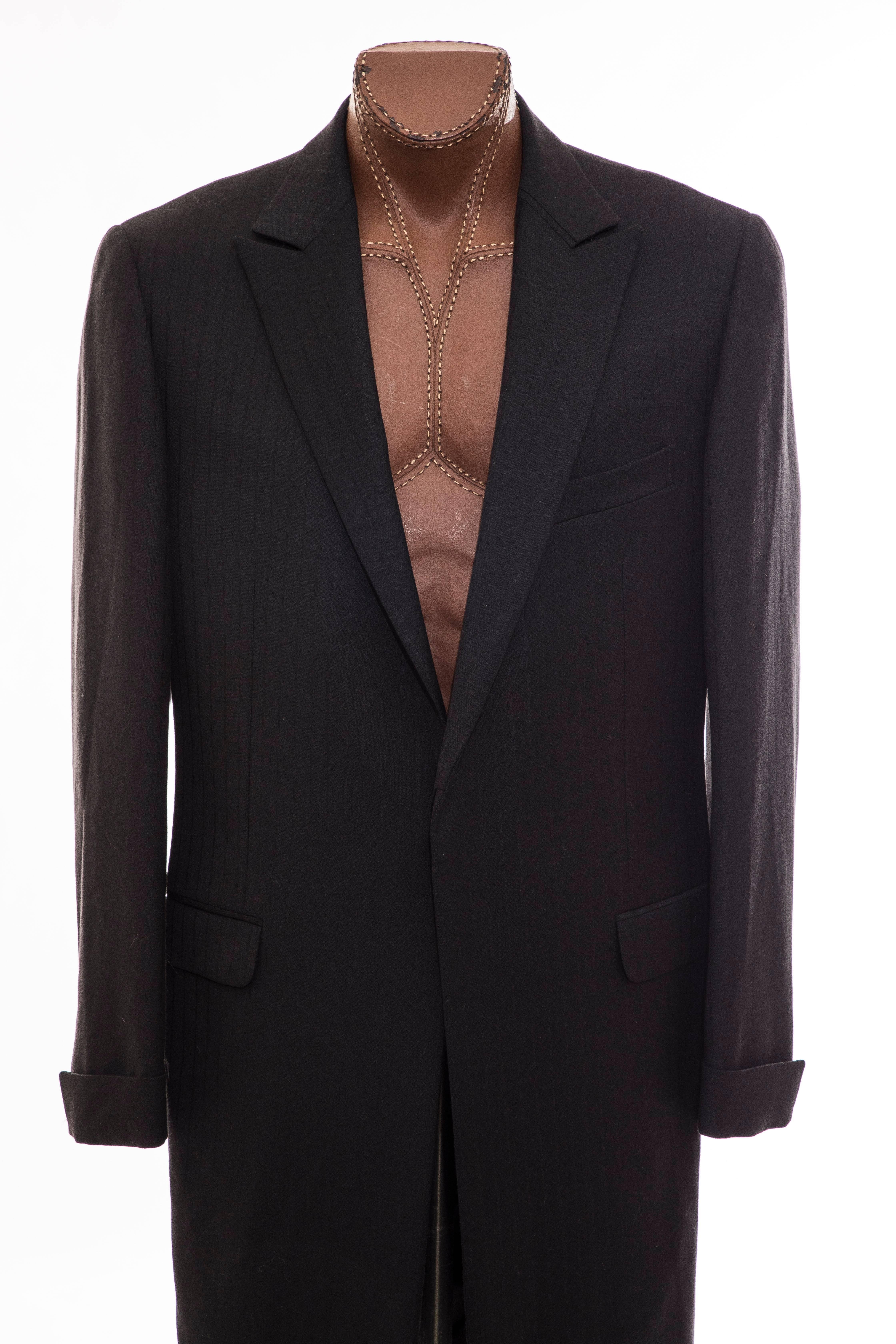 Gianni Versace Couture Men's Black Pinstriped Wool Overcoat, Circa 1990's im Zustand „Hervorragend“ im Angebot in Cincinnati, OH