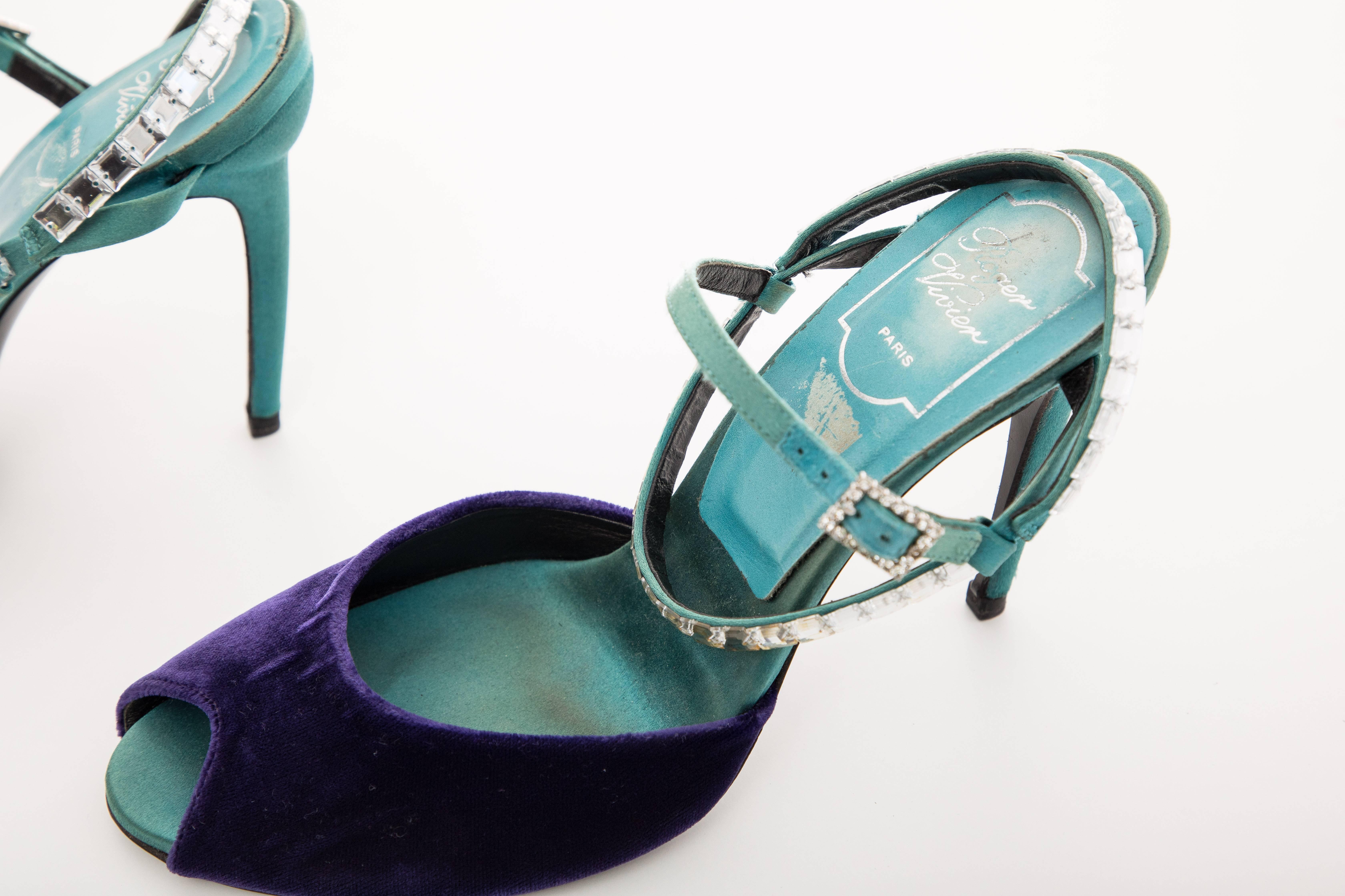 Roger Vivier Silk Satin Velvet Pumps With Beveled Square Crystal Ankle Straps For Sale 9