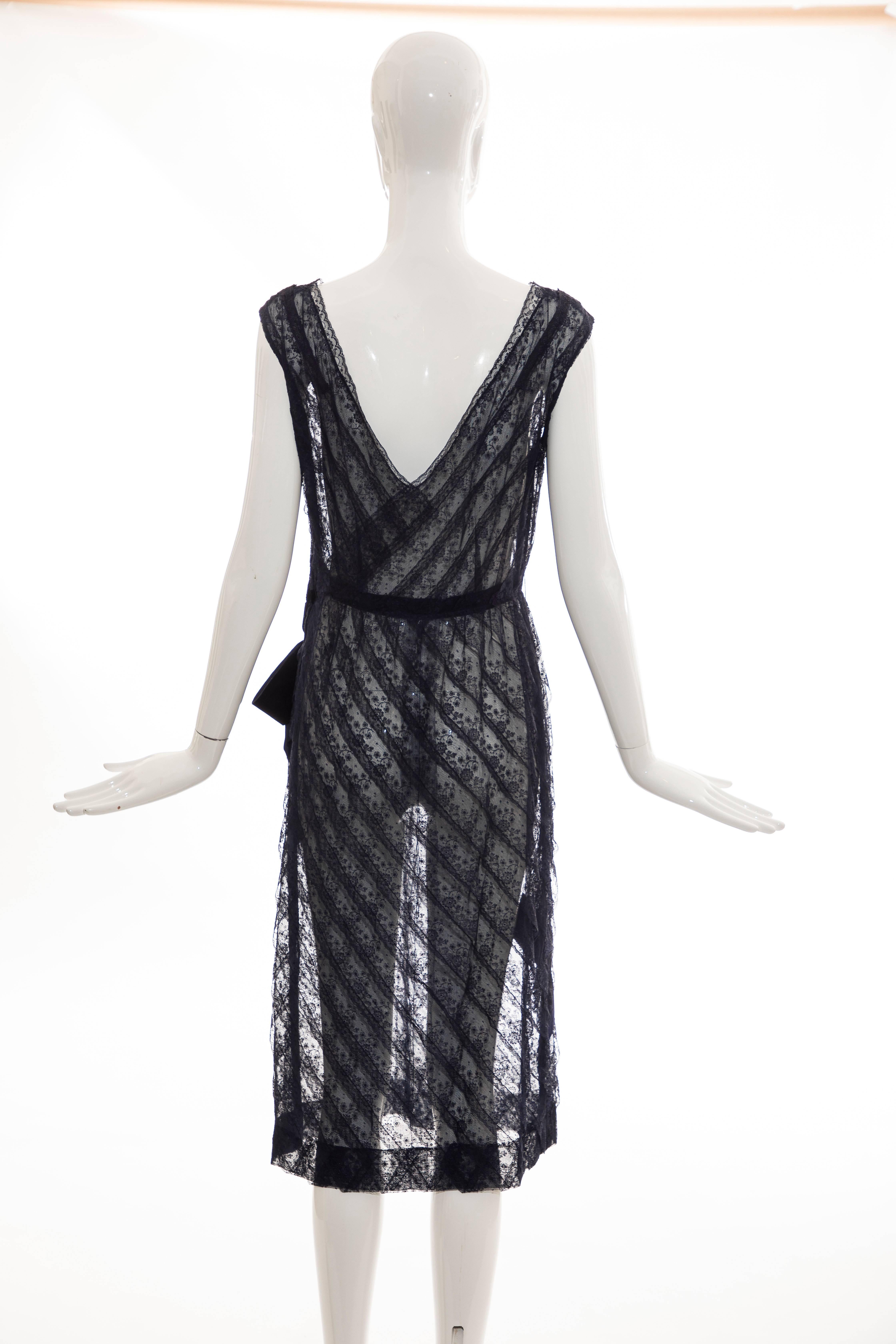 The Gidding Co. Cincinnati Navy Blue Lace & Silk Velvet Dress, Circa: 1950's  For Sale 1