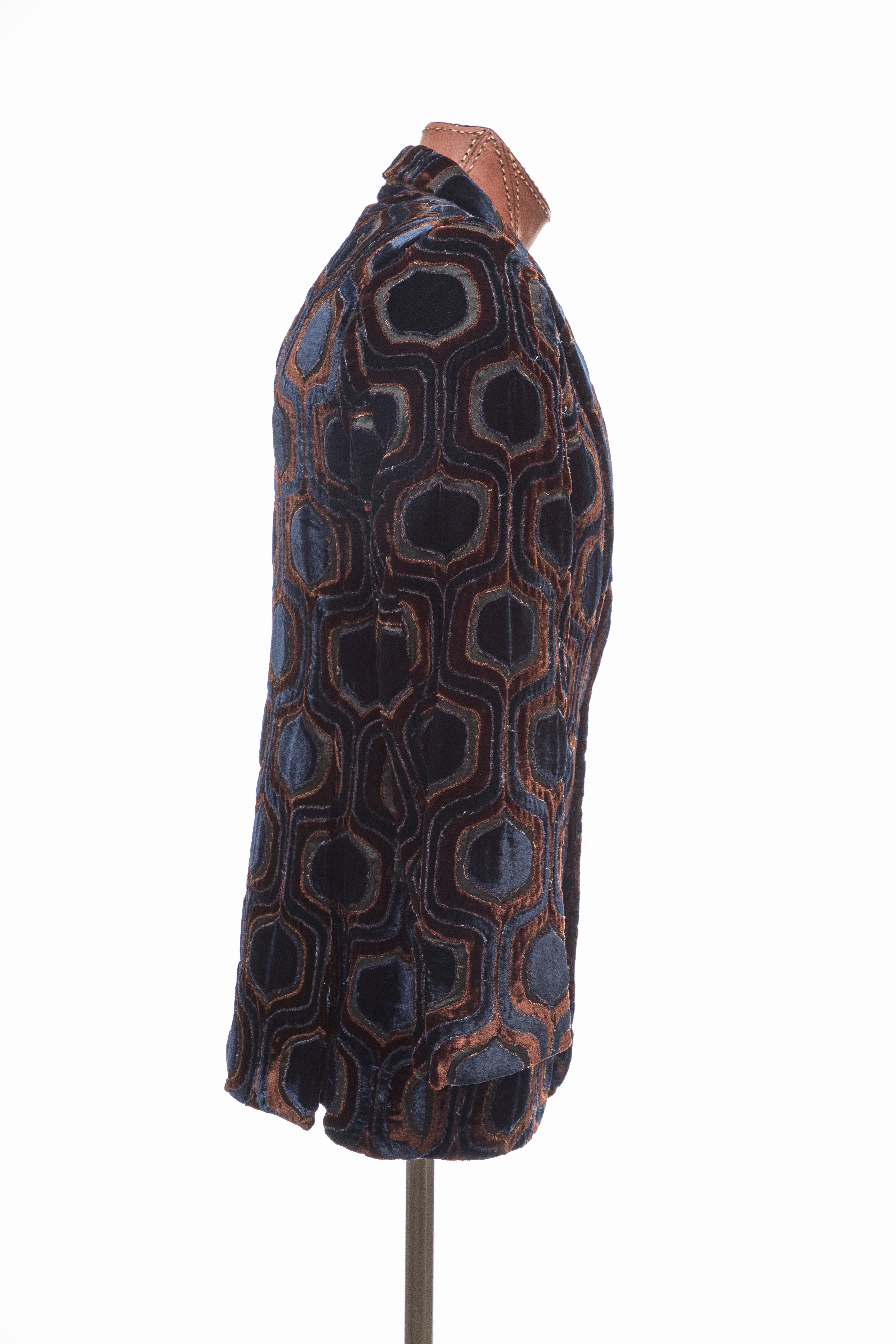 Gucci Tom Ford Runway Men's Navy Blue Geometric Velvet Evening Jacket, Fall 2000 In Good Condition In Cincinnati, OH