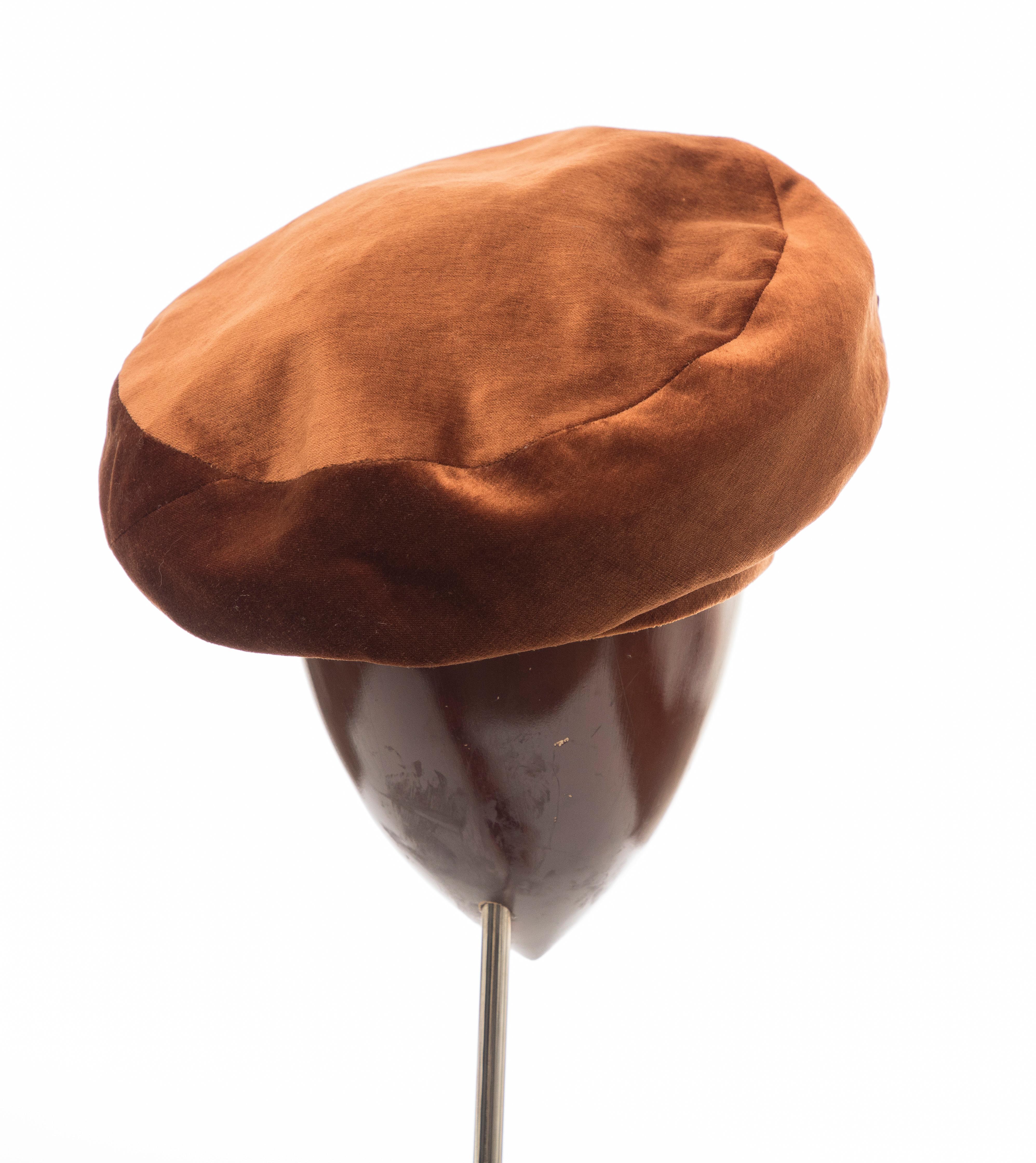 Mr. John Silk Velvet Hat, Circa: 1950's im Angebot 2