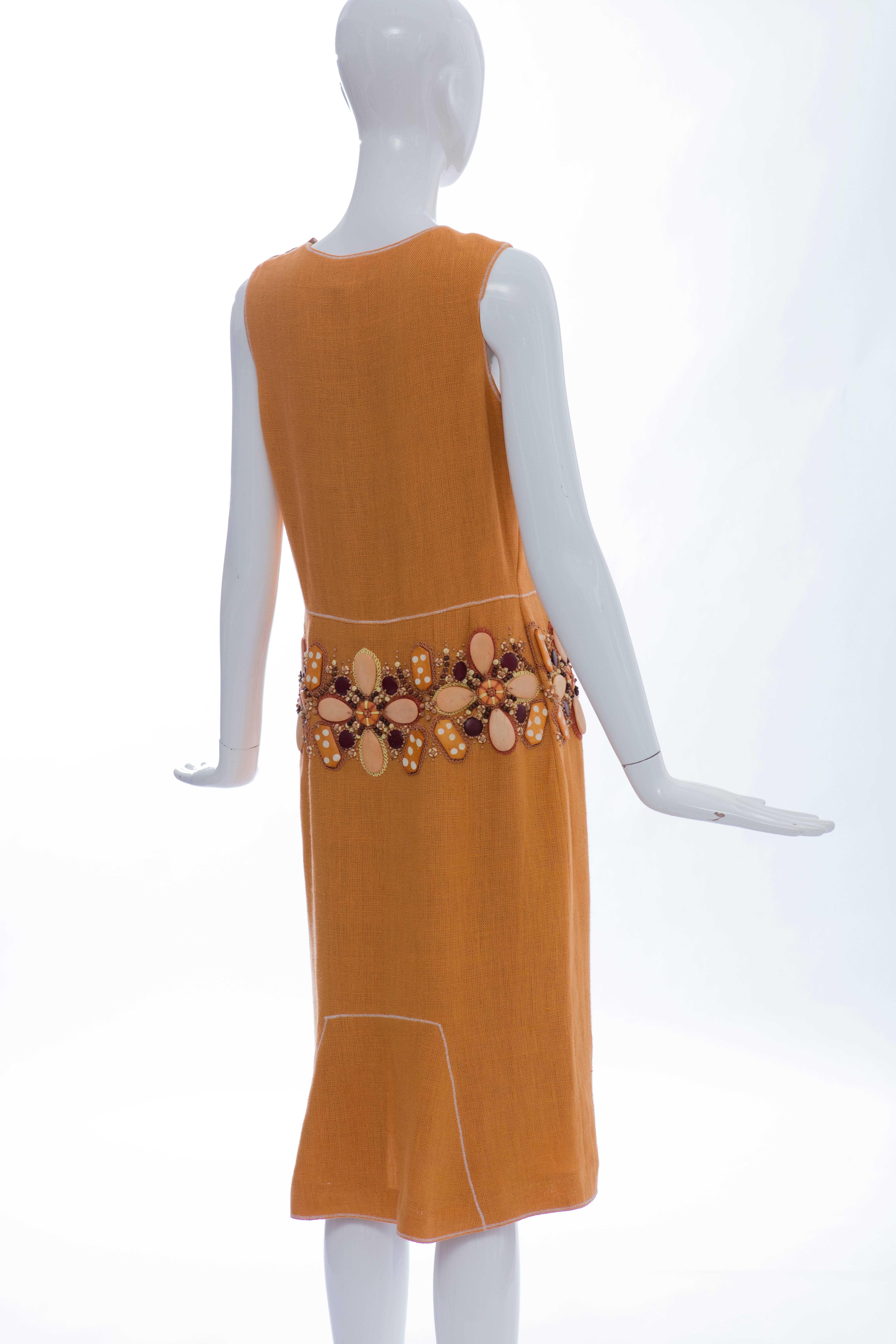 Oscar De la Renta Runway Sleeveless Embroidered Linen Dress, Spring 2006 For Sale 2