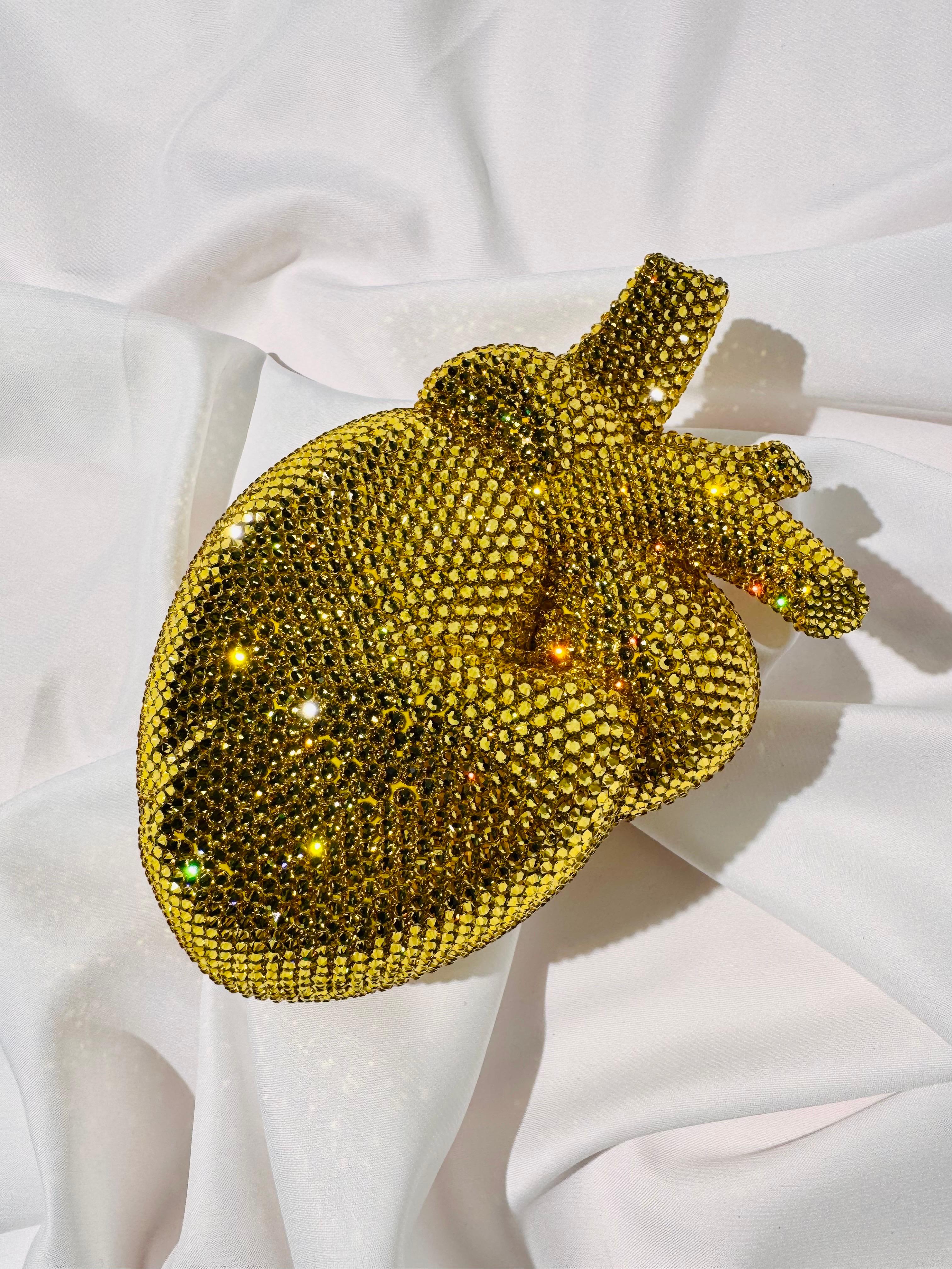 Gucci Broadway Heart Crystal-Embellished Clutch Bag For Sale 4
