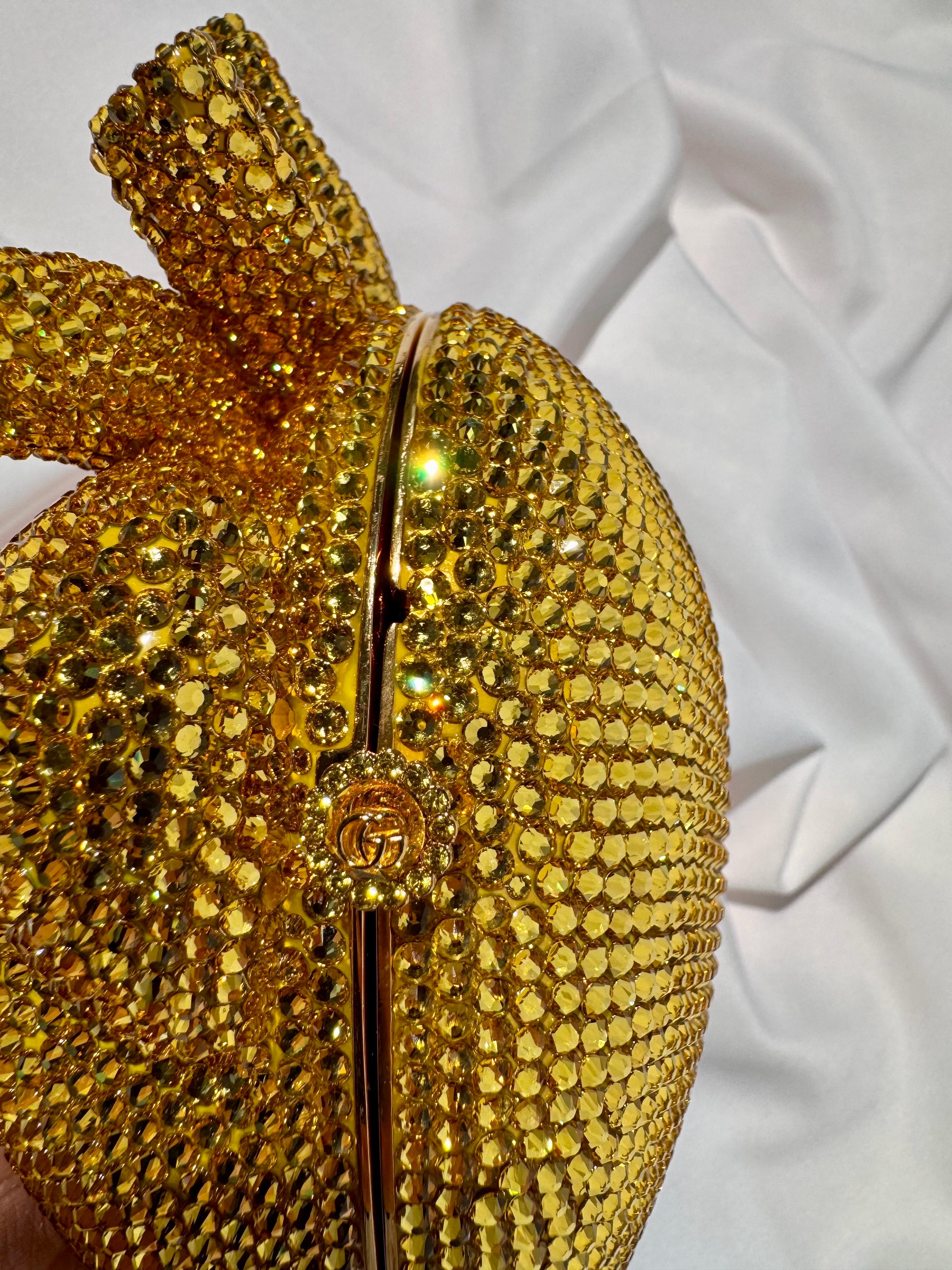 Gucci Broadway Heart Crystal-Embellished Clutch Bag For Sale 7
