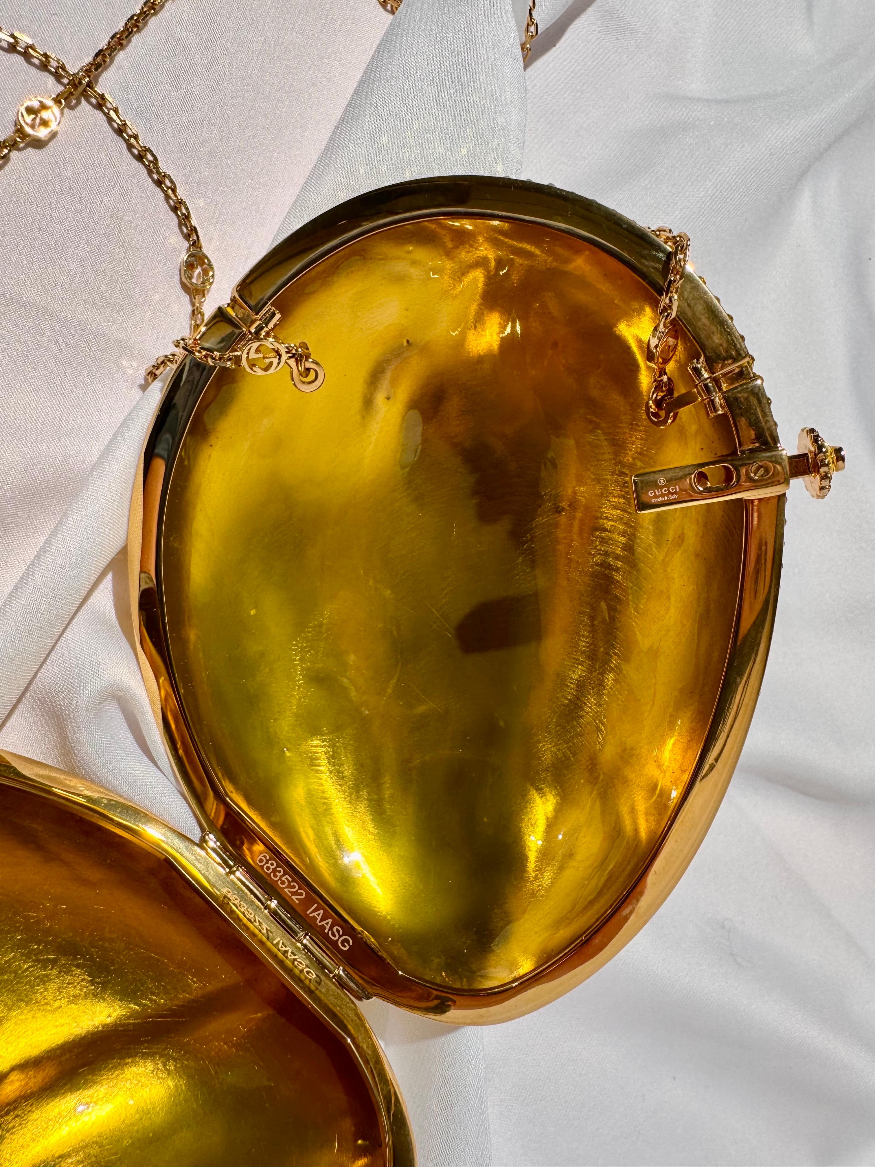 Gucci Broadway Heart Crystal-Embellished Clutch Bag For Sale 9