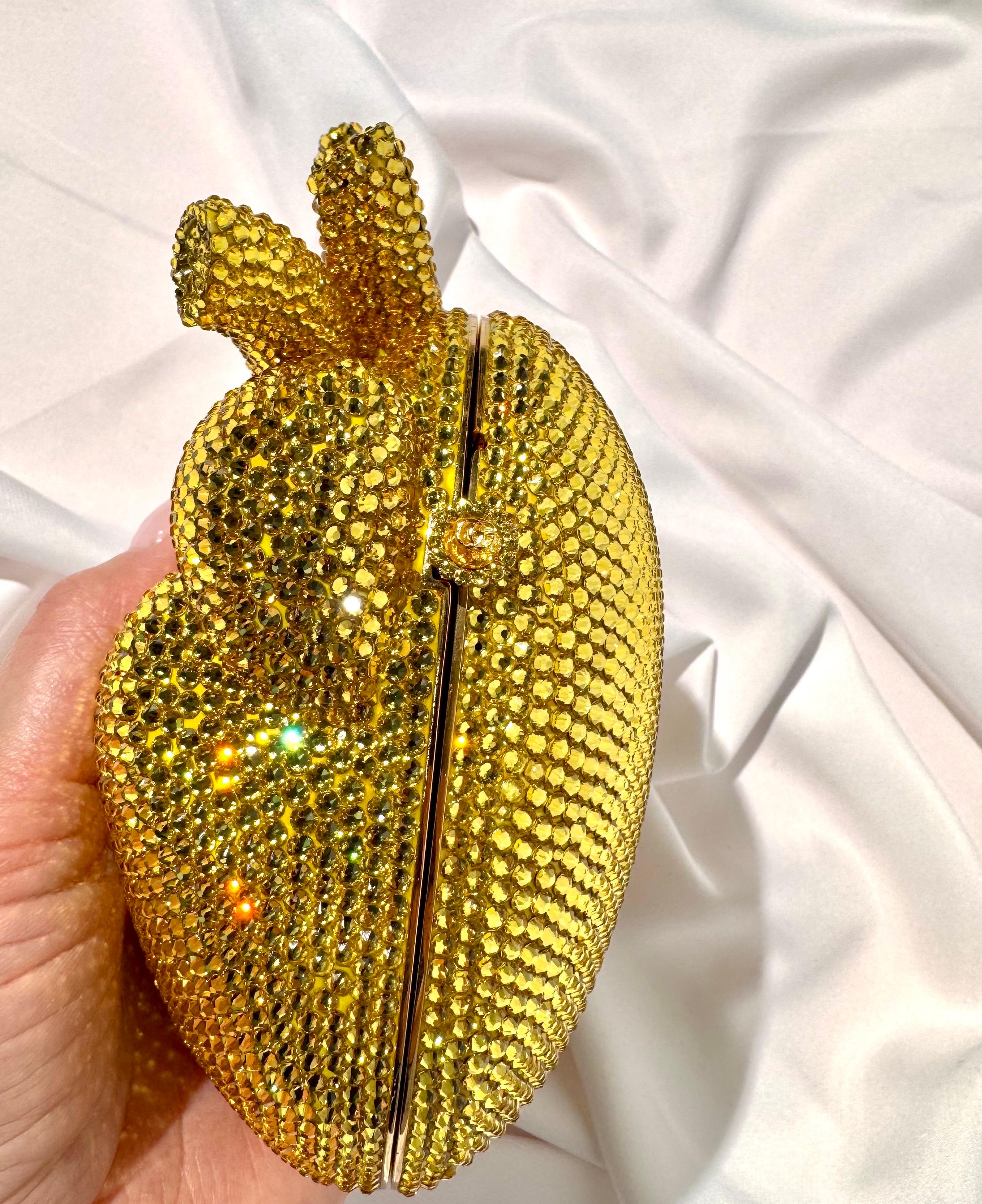 Gucci Broadway Heart Crystal-Embellished Clutch Bag For Sale 11
