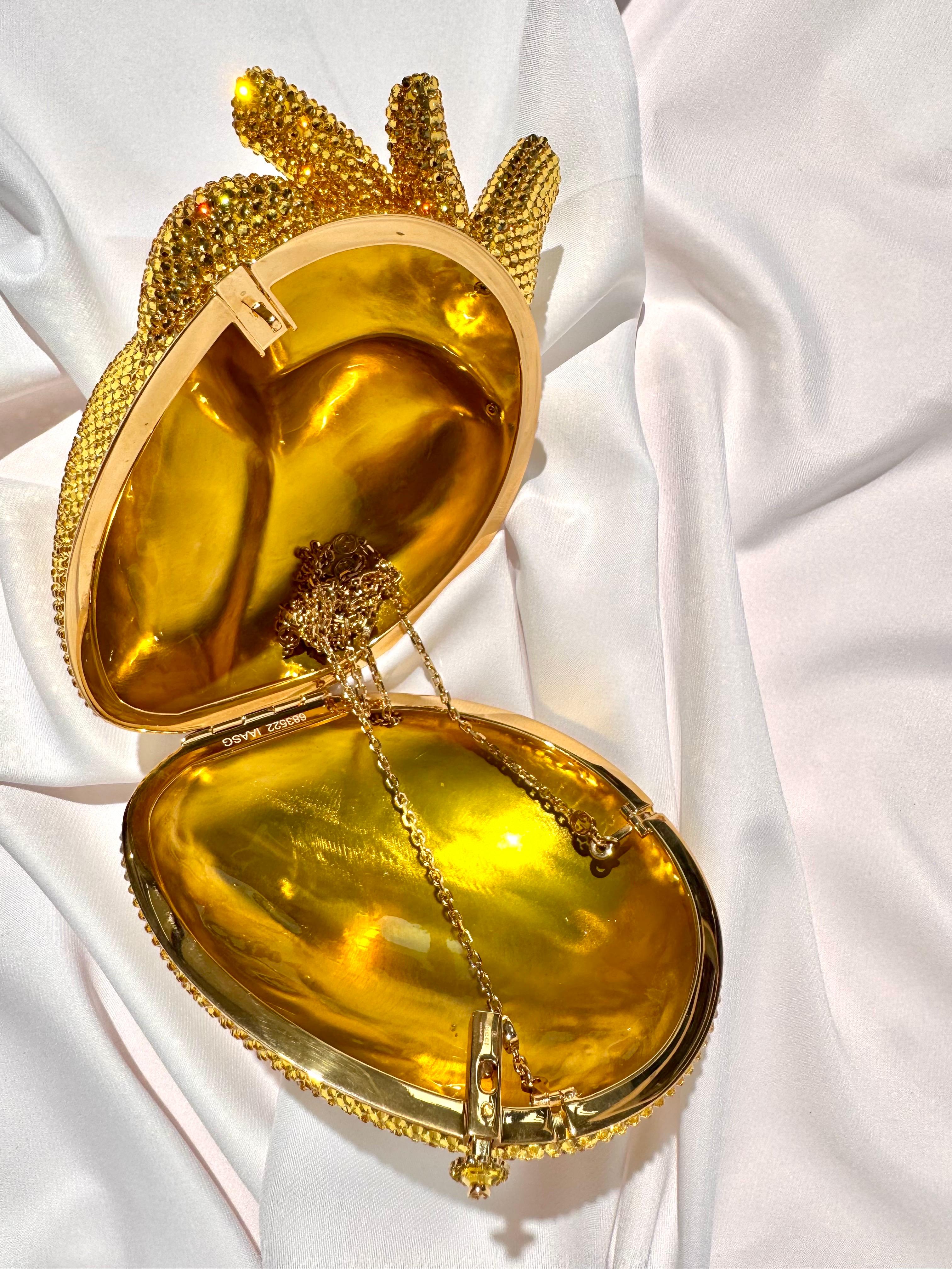 Gucci Broadway Heart Crystal-Embellished Clutch Bag For Sale 13