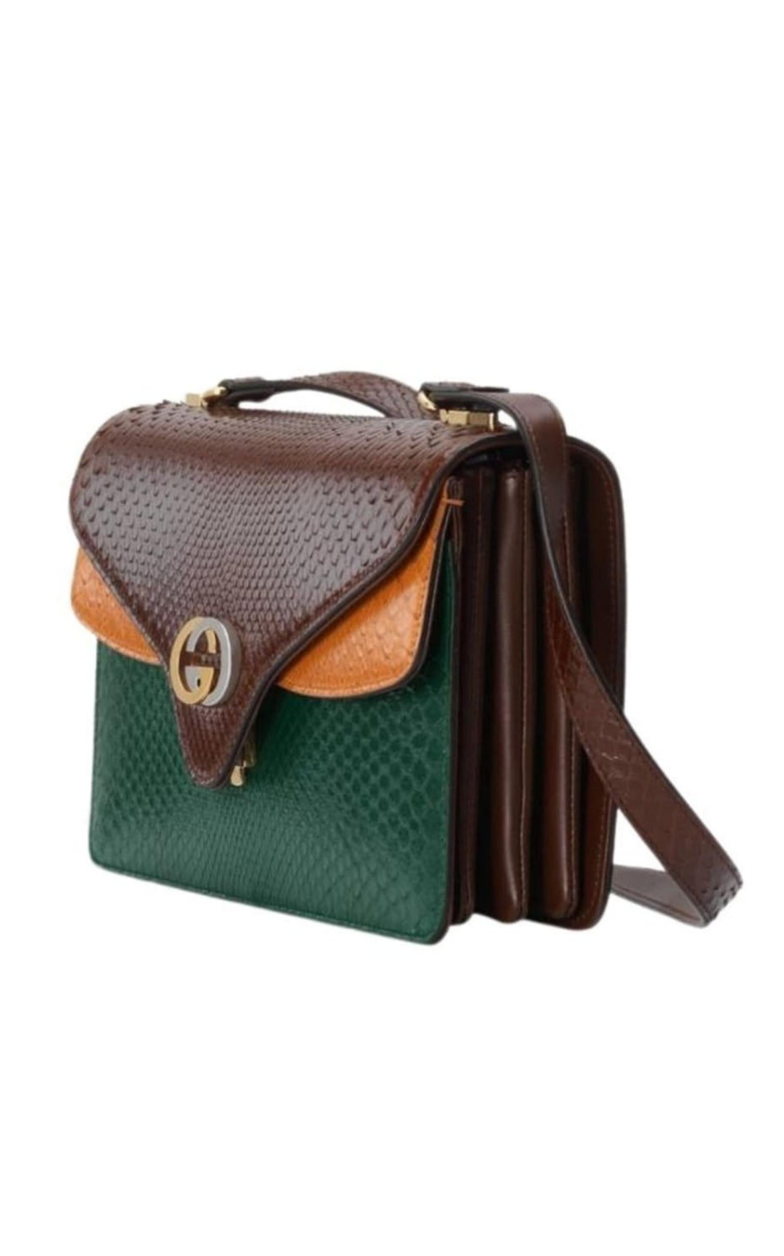 New Gucci Real Python Multi Color Shoulder Bag Collectible Neuf - En vente à Brossard, QC
