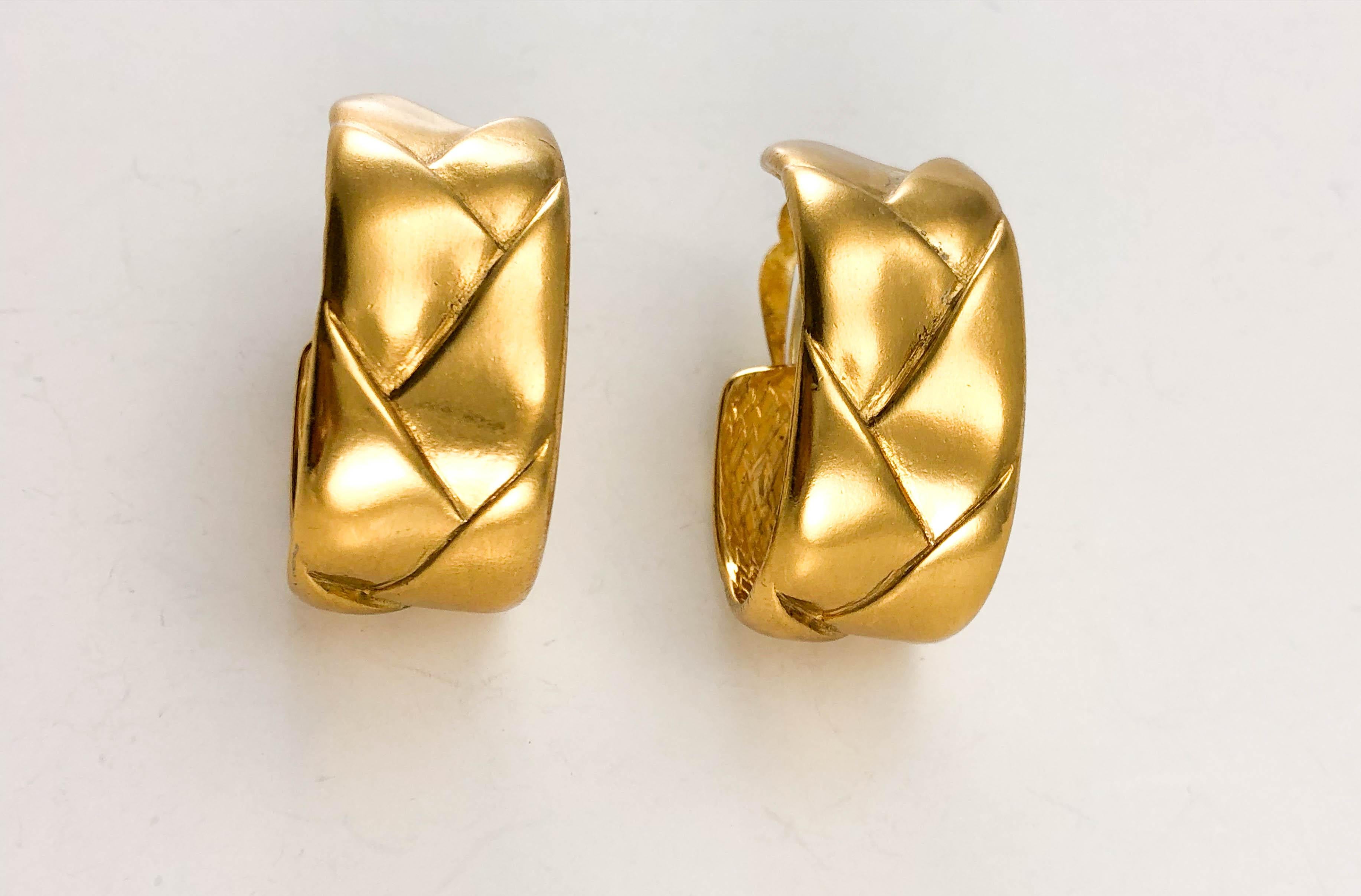 1980's Yves Saint Laurent Gold-Plated Quilted Hoop Earrings For Sale 2