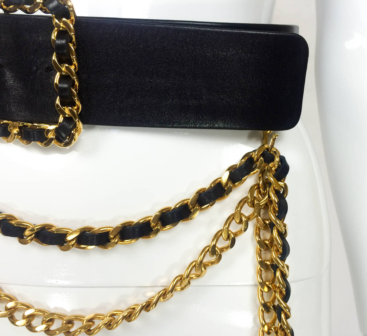 Chanel 1992 Runway Black Leather and Gold Tone Metal Belt 1