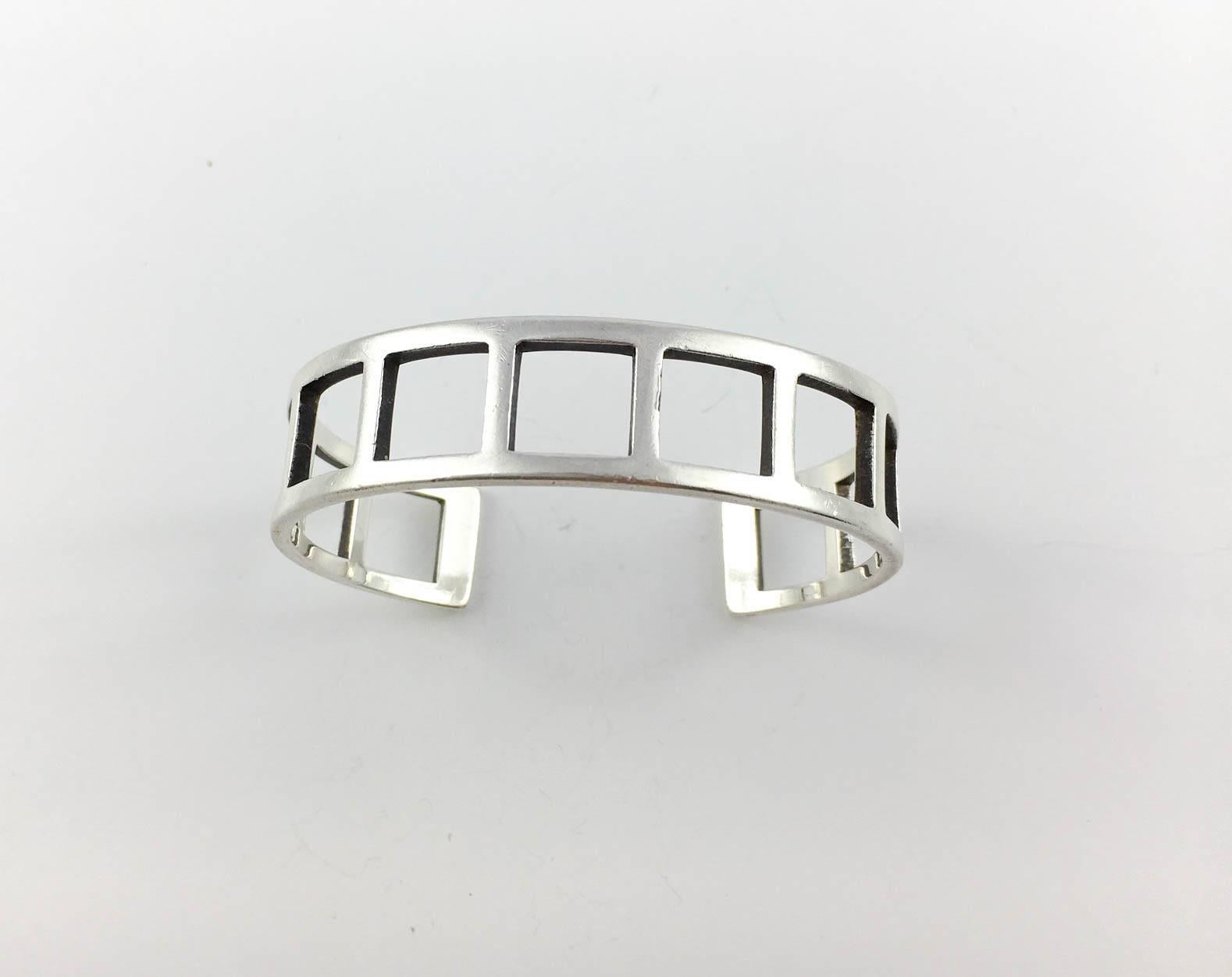 Women's or Men's Gucci Silver Set (Bracelet and Ring) - 2000s For Sale