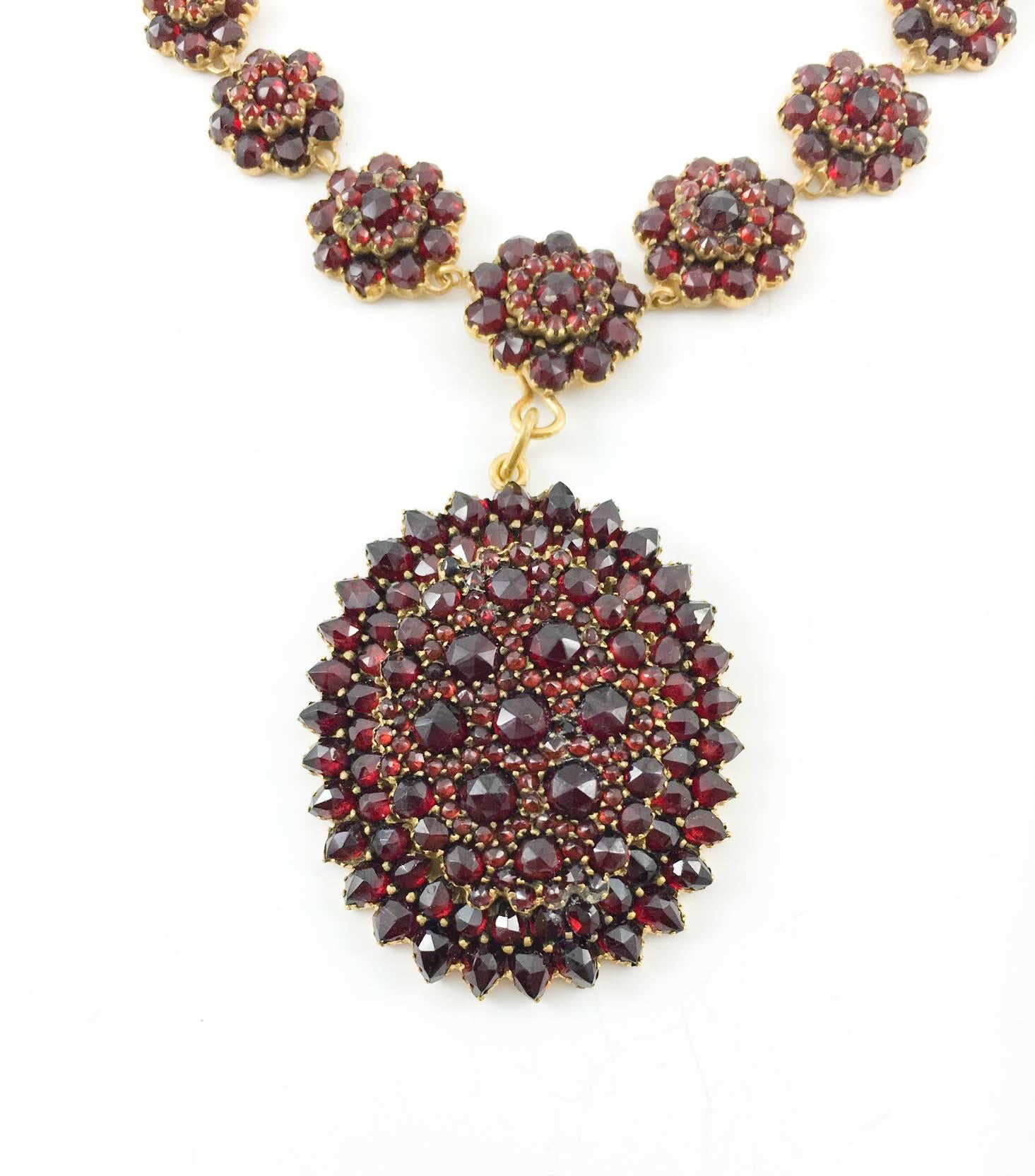 Women's Antique Hungarian Garnet Necklace - 1900s