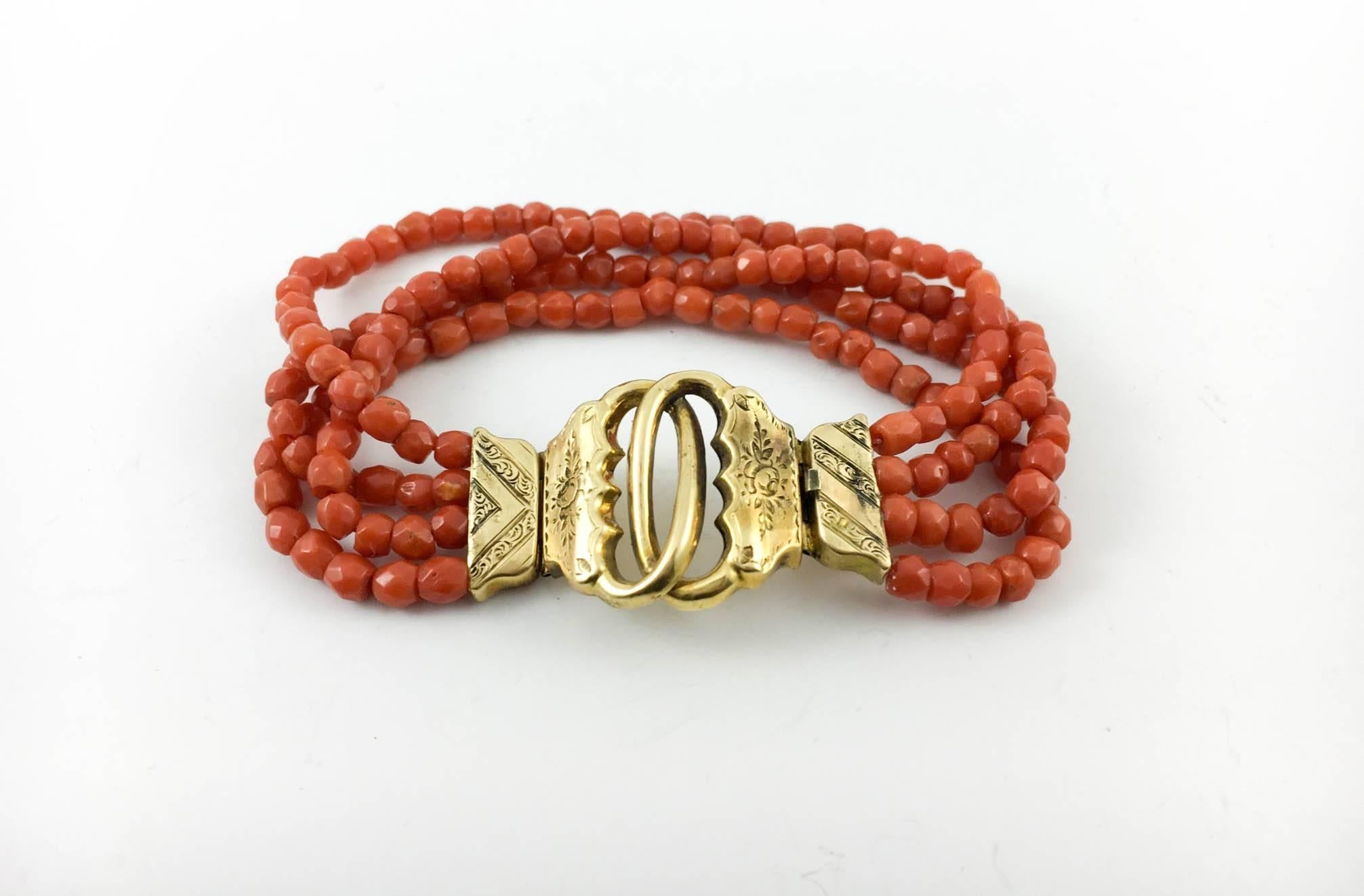 Antique Multi-Strand Coral and Gold Bracelet - Mid 19th Century In Excellent Condition In London, Chelsea