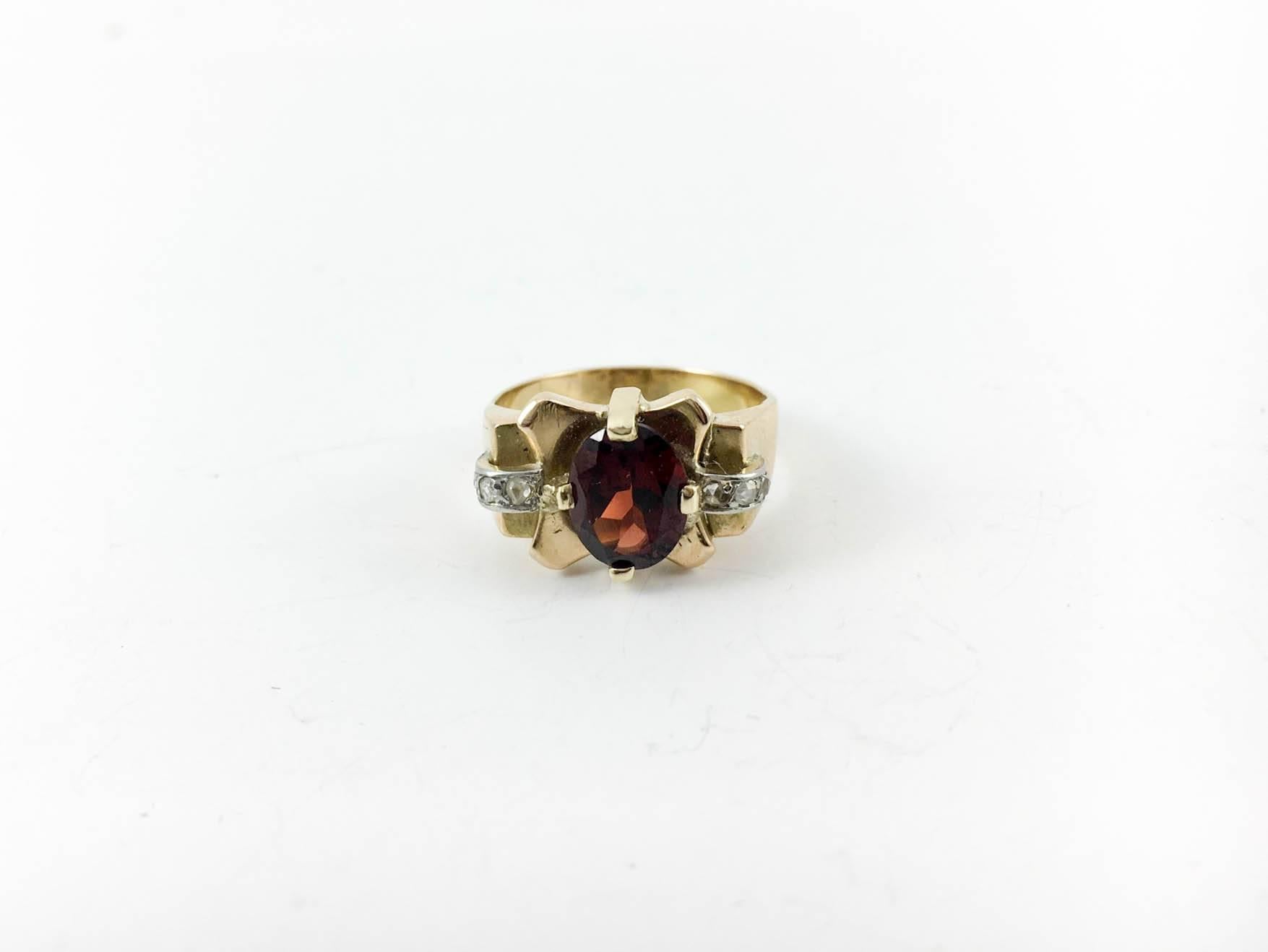 Garnet, Gold and Diamond Cocktail Ring - 1940s For Sale 2