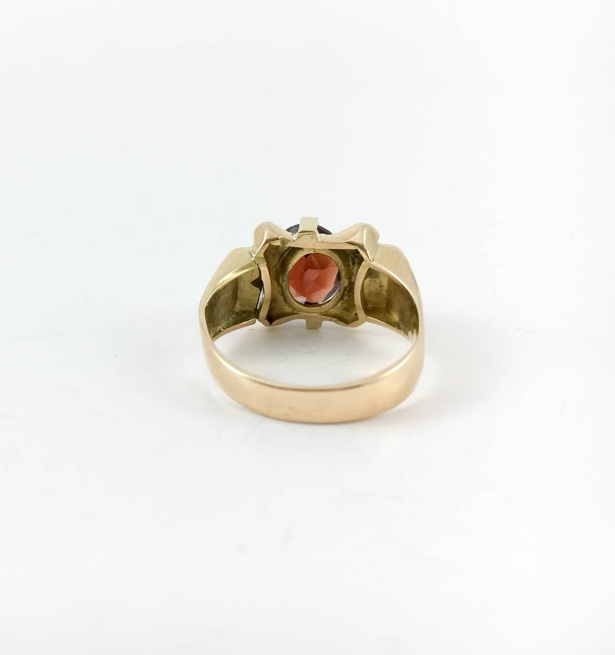 Garnet, Gold and Diamond Cocktail Ring - 1940s For Sale 6