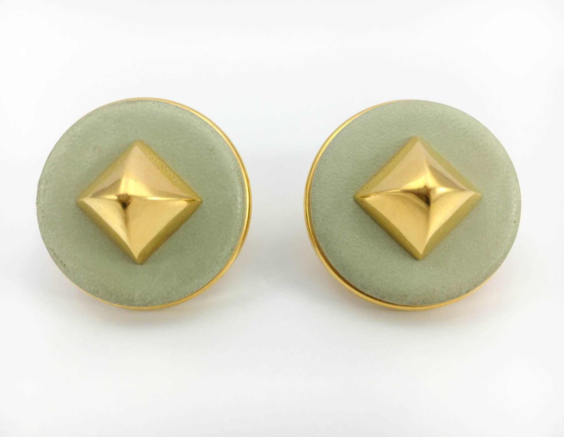 Hermes Pale Green Medor Leather Stud Earrings - 1980s In Excellent Condition In London, Chelsea