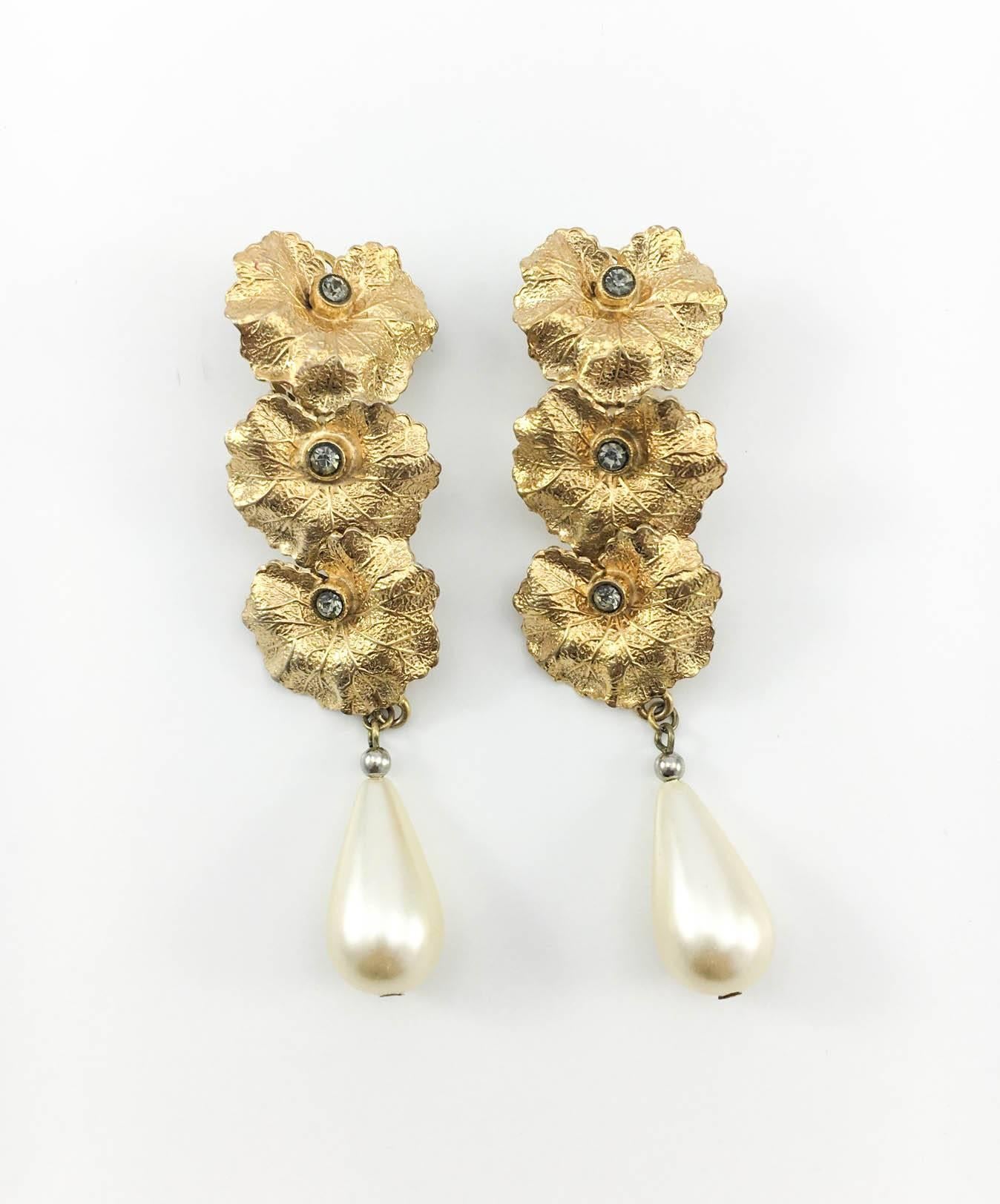 Vintage Henry Perichon Leafy Clip-on Earrings. These wonderful leafy-motif earrings are by Henry Perichon, a widely coveted jewellery designer in the 1950s and contemporary of Line Vautrin. The details on the leaves are extraordinary. On the top