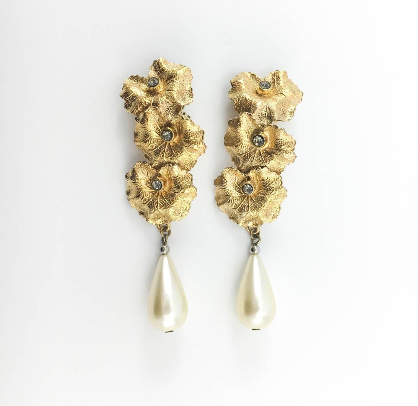 Henry Perichon Leaves and Pearl Drop Earrings - 1950s In Excellent Condition In London, Chelsea