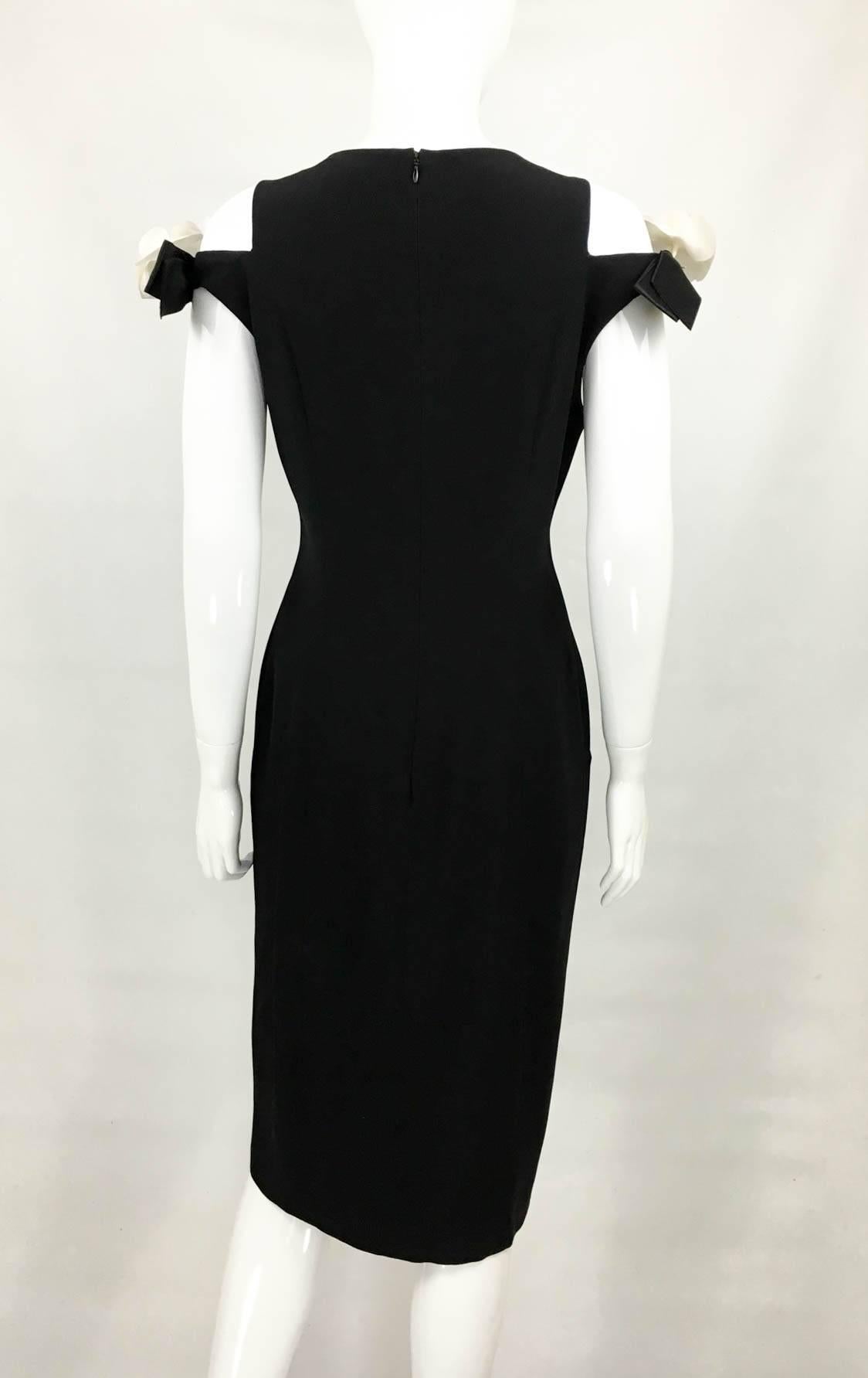 Chanel Black Silk Dress With Detachable Silk Camellias - 1990s 2