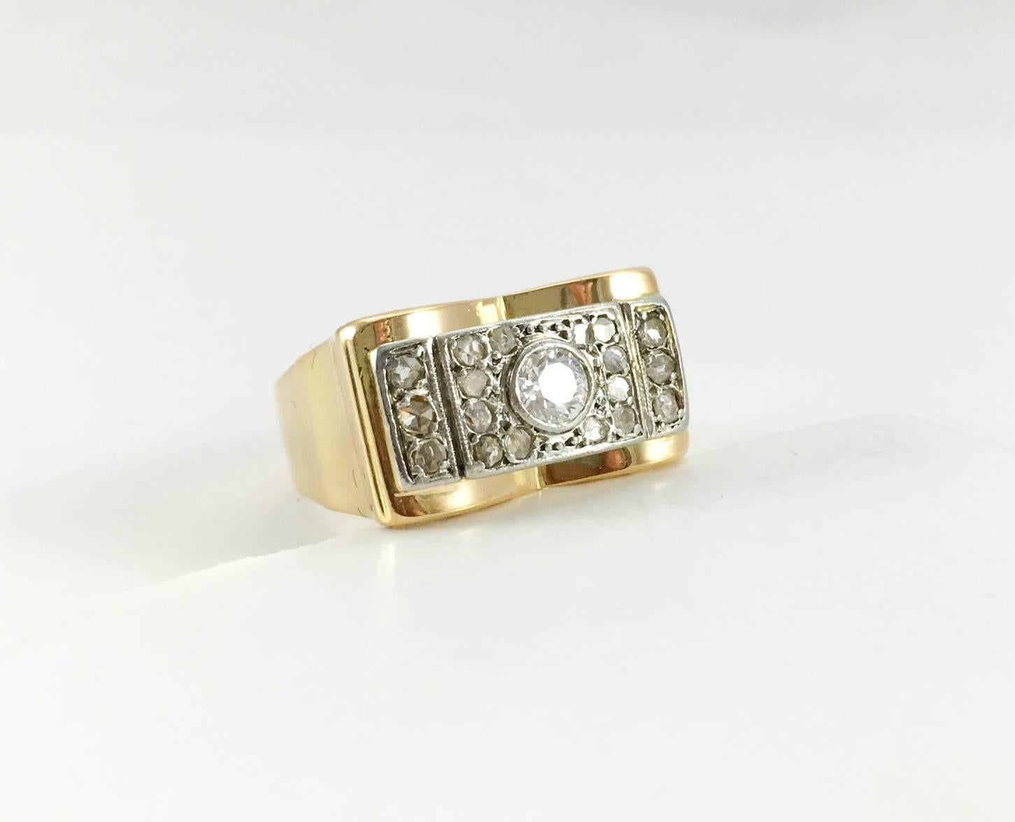 Gold and Diamond Cocktail Ring - 1940s For Sale 2