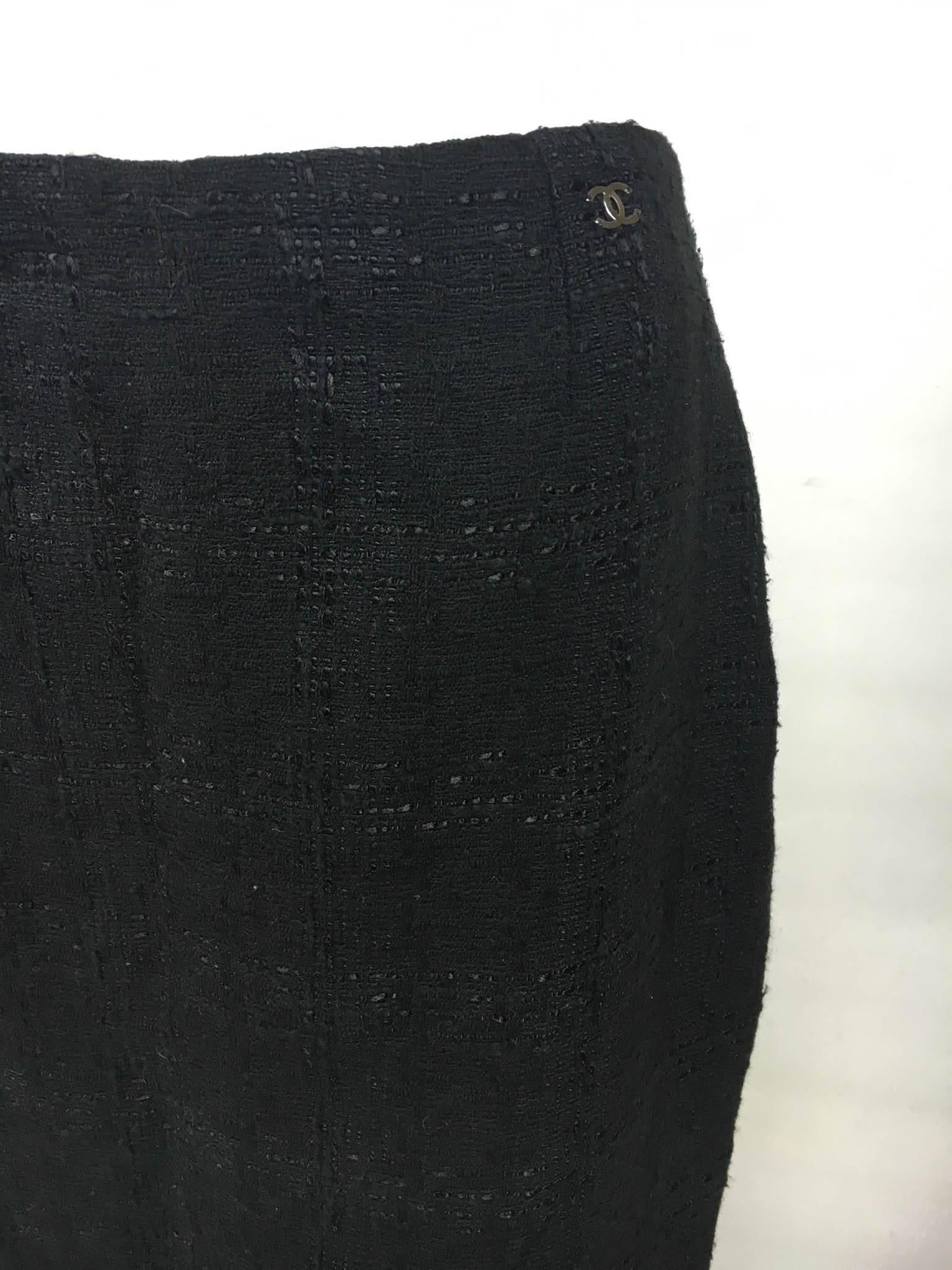 Chanel Black Boucle Skirt In Good Condition In London, Chelsea