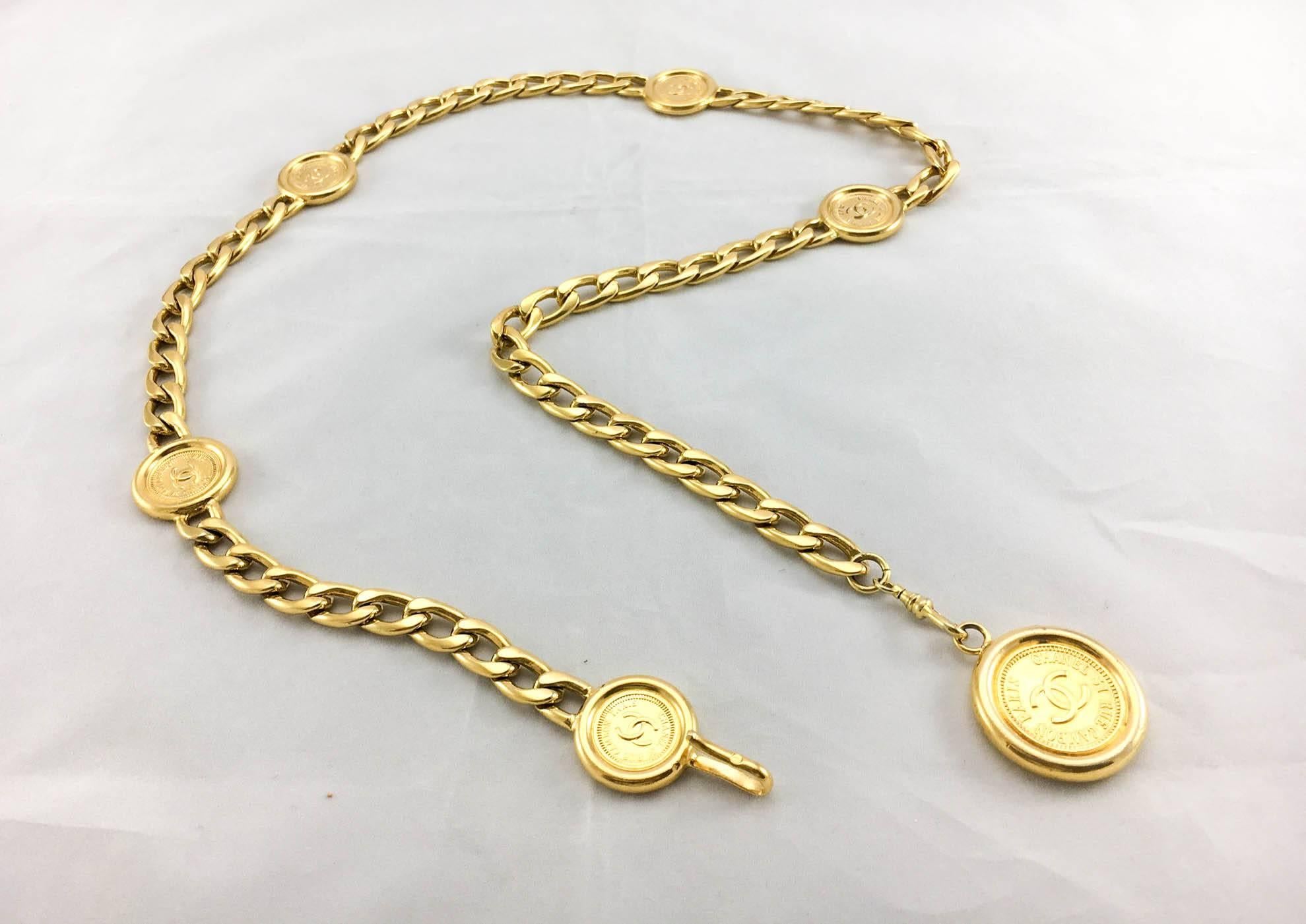Chanel Gold-Tone Chain Medallion Pendant Belt / Necklace - 1990s 4