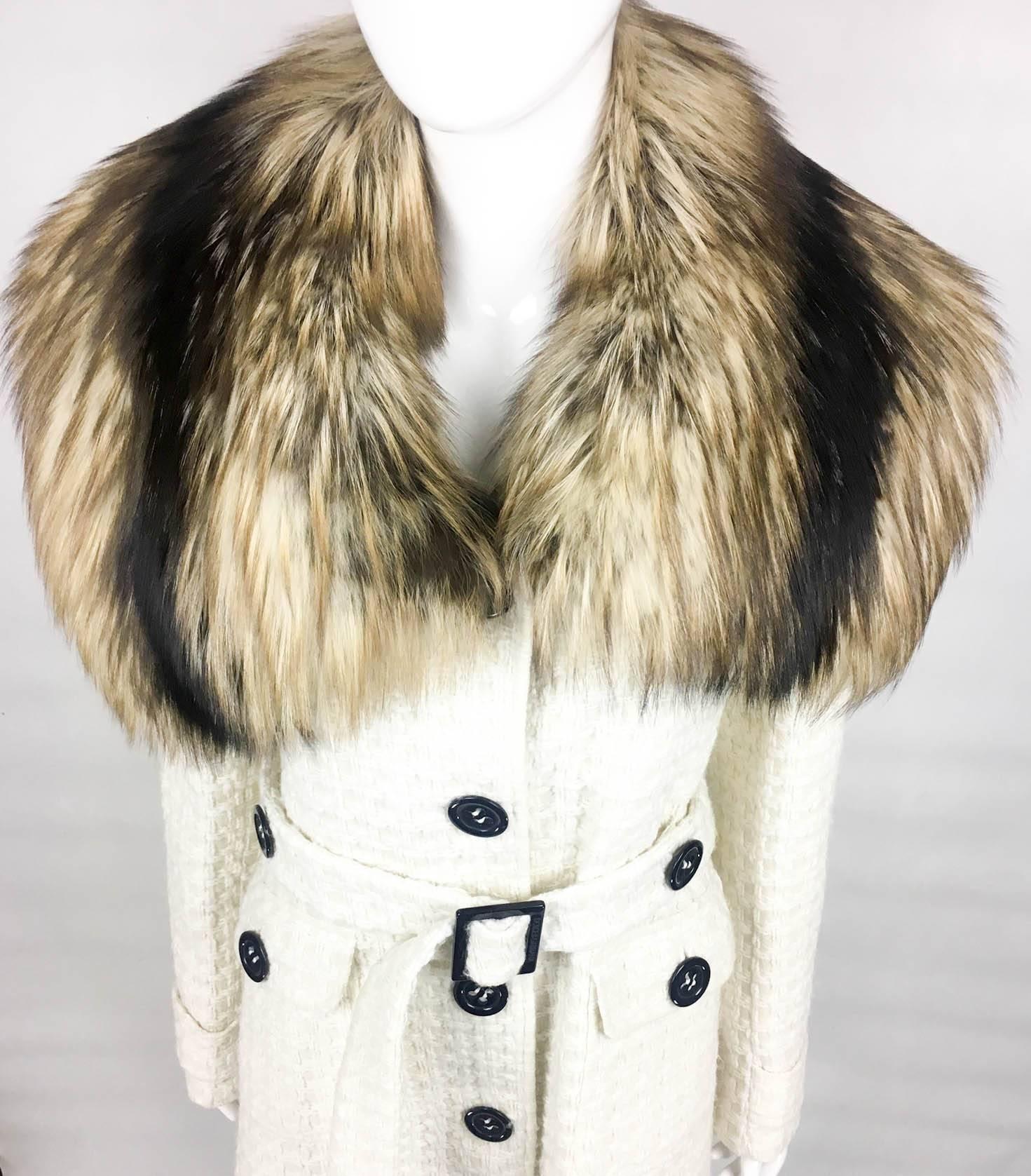 Beige Dolce & Gabbana Off-White Coat With Fox Fur Collar 