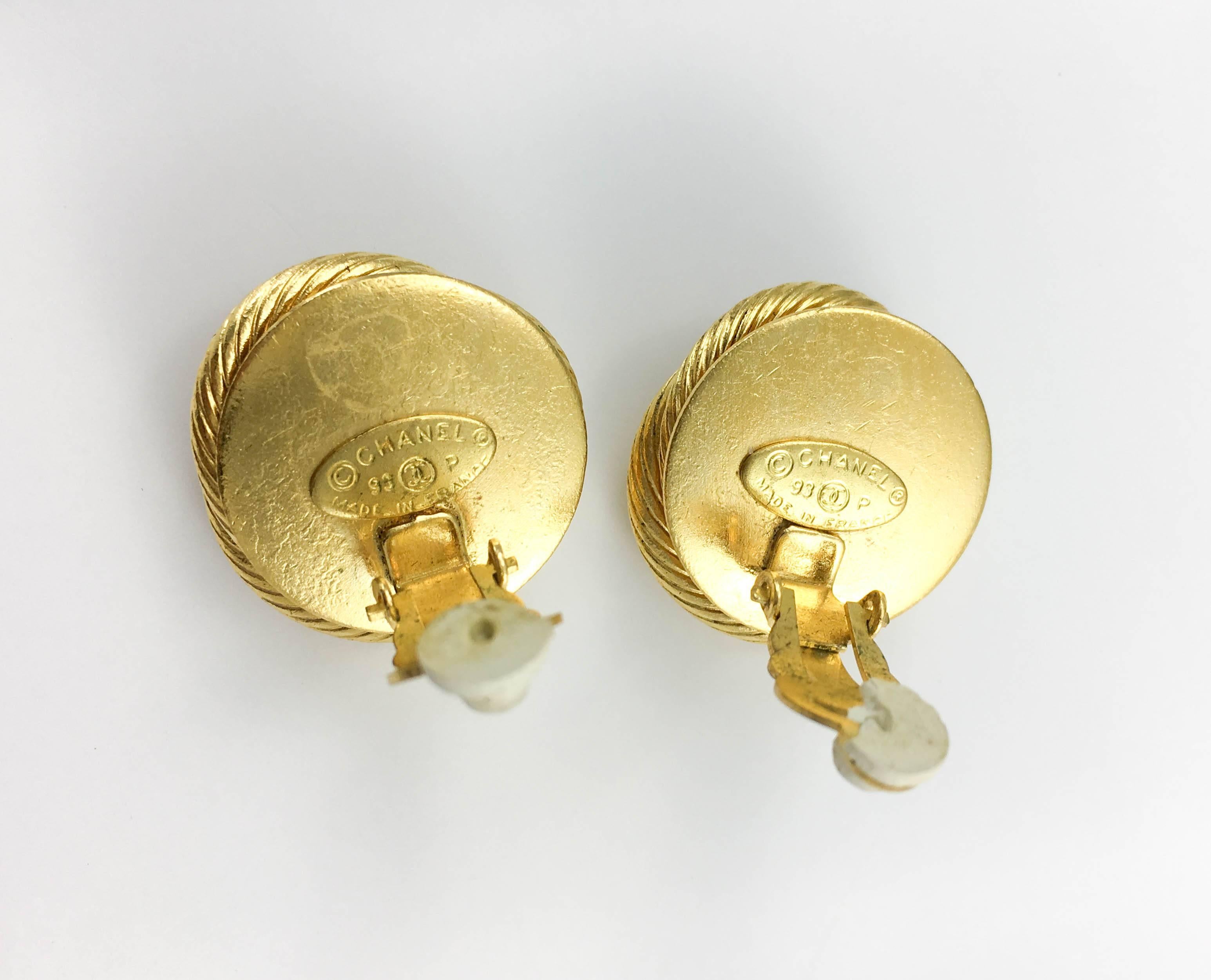 Women's Chanel Faux Pearl Gold-Plated 'Bird Nest' Earrings - Circa 1993
