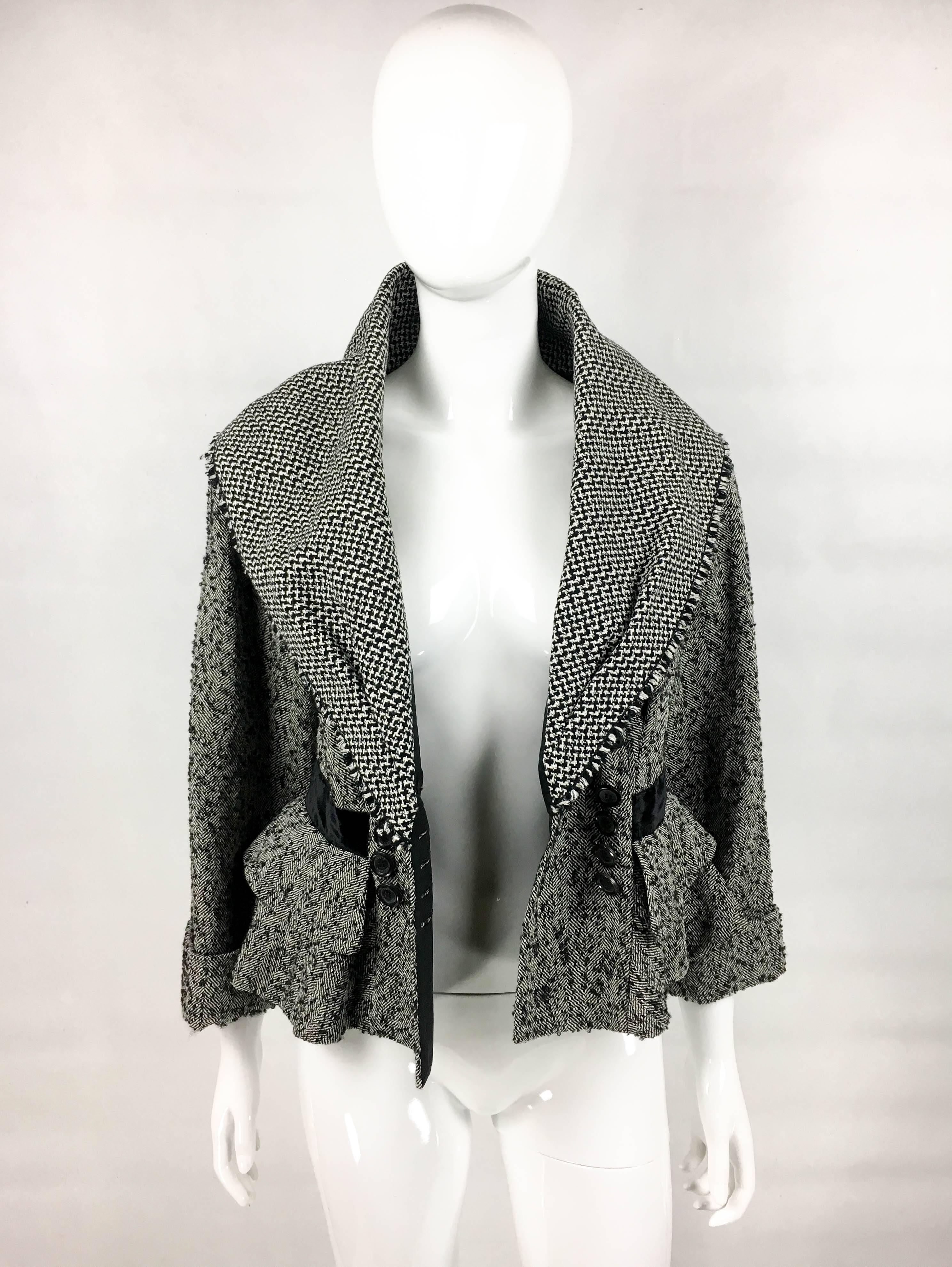 Women's Louis Vuitton Black and White Tweed Jacket With Dramatic Collar - 21st Century