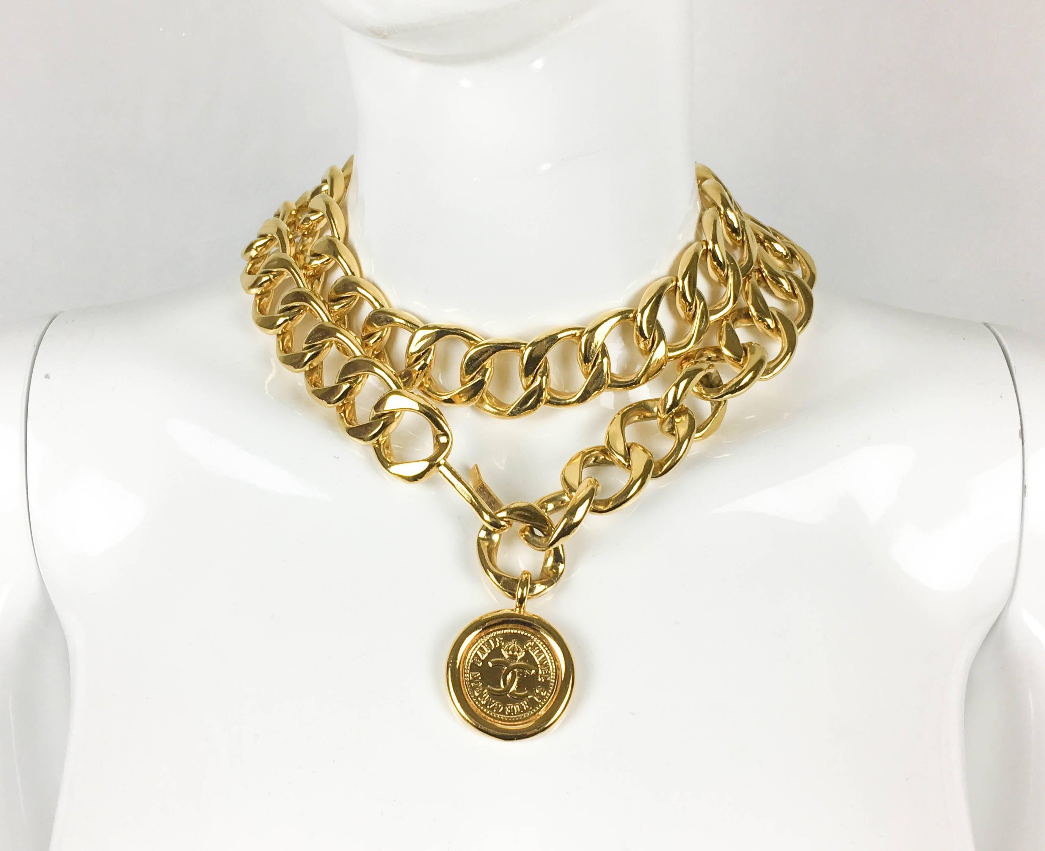 1980's Chanel Gold-Tone Medallion Chain Belt / Necklace 2