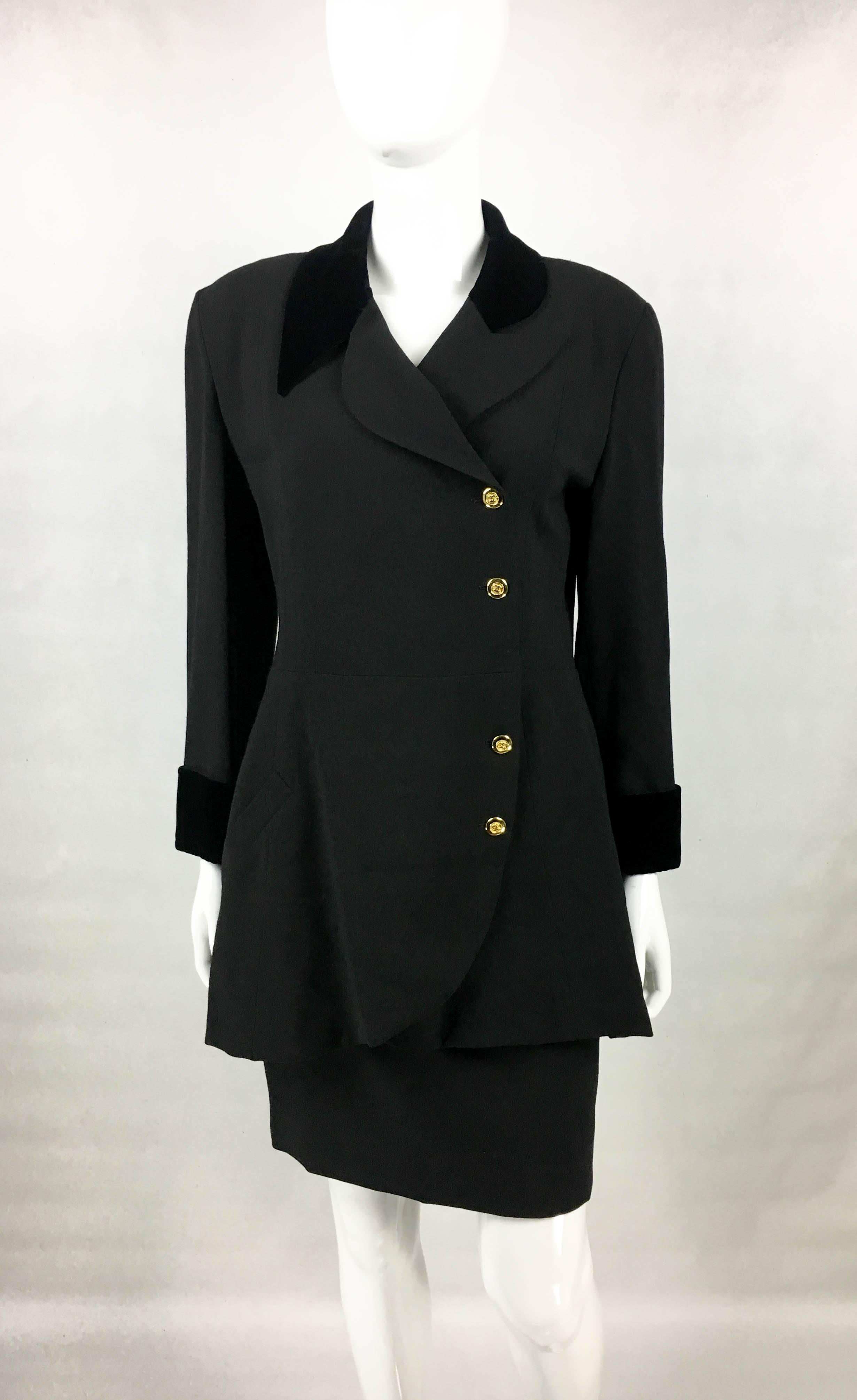 1990s Chanel Black Wool Skirt Suit With Velvet Collar and Cuffs In Excellent Condition In London, Chelsea