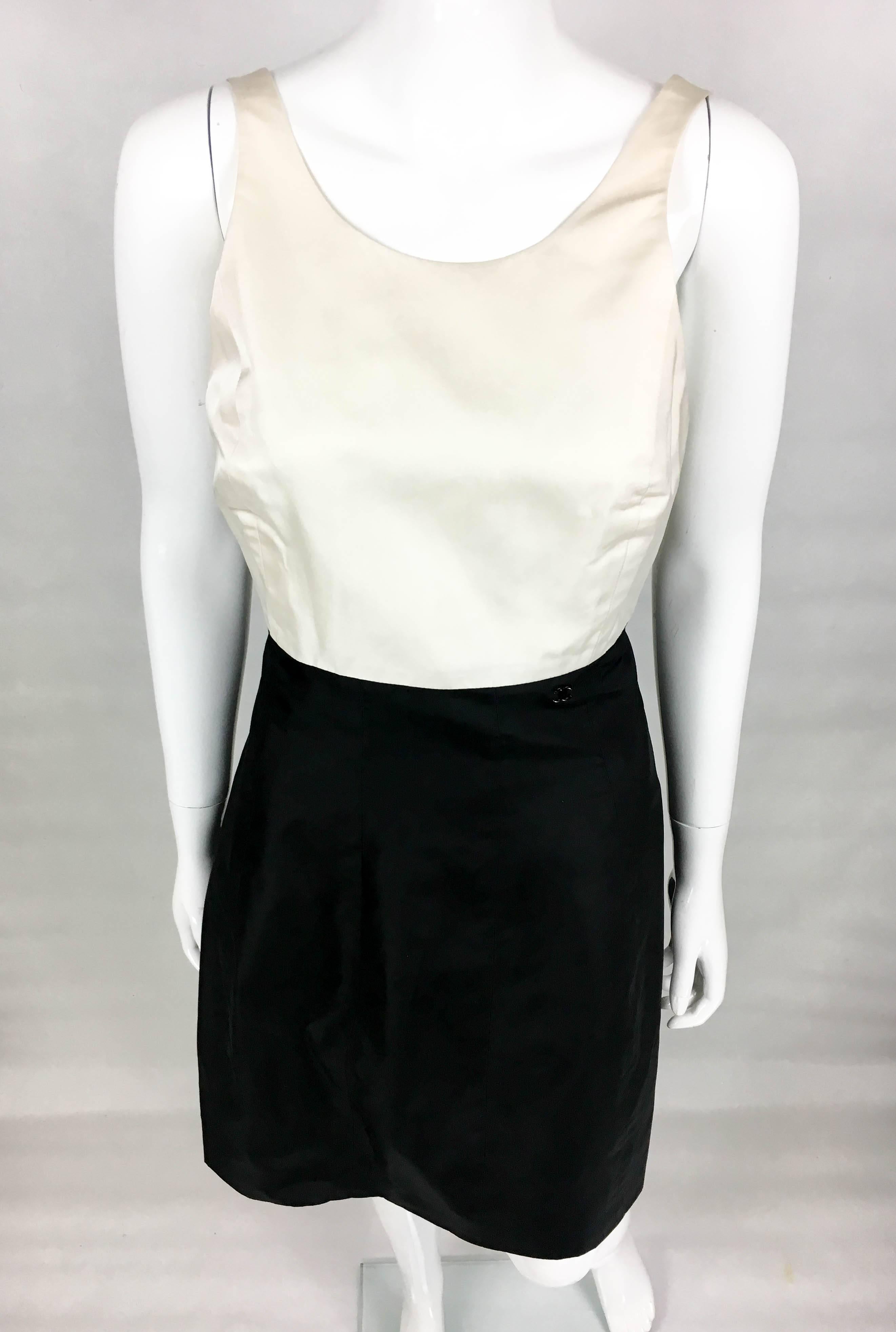 Women's 2006 Chanel Black and White Silk Cocktail Dress For Sale