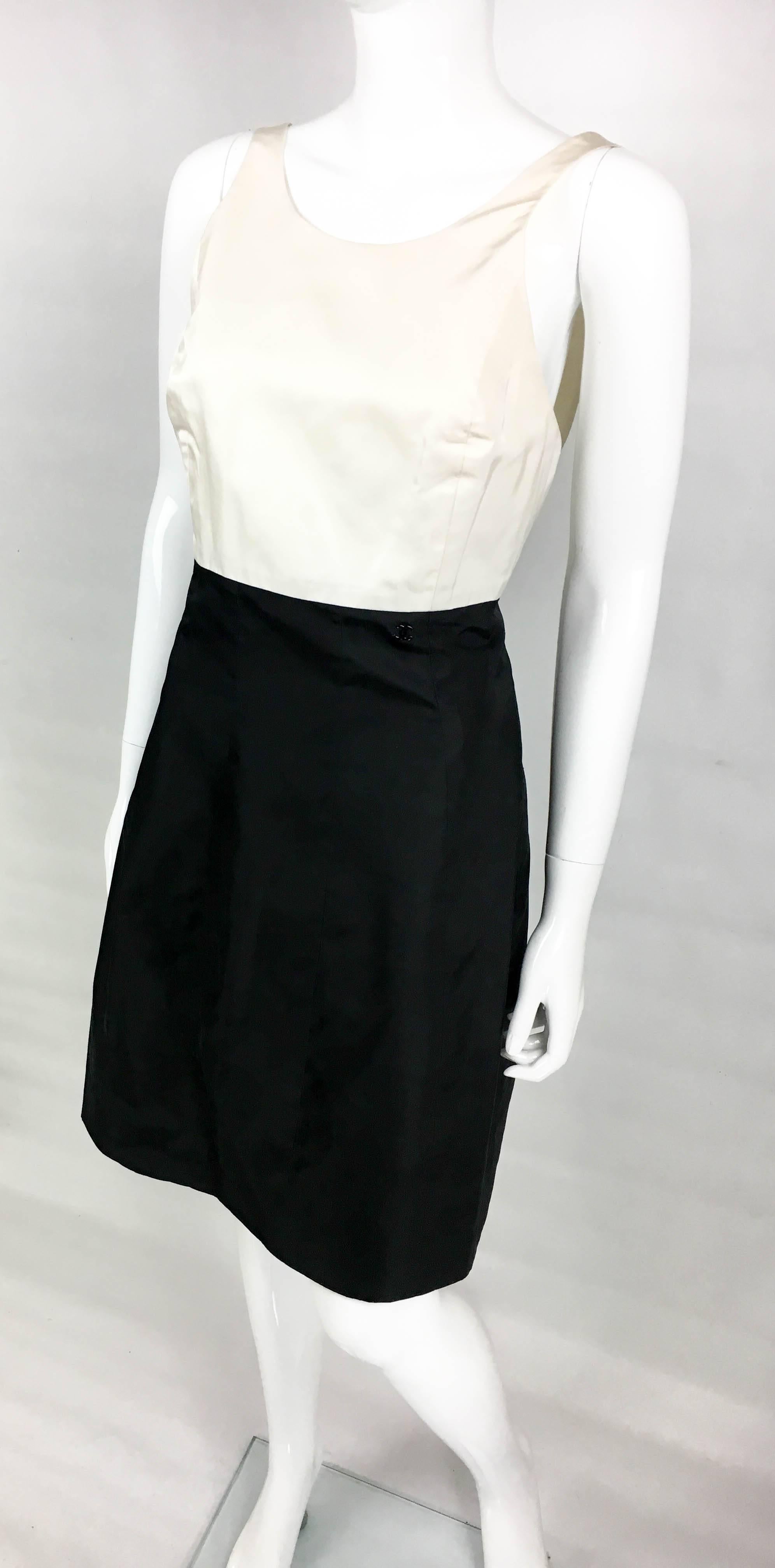 2006 Chanel Black and White Silk Cocktail Dress For Sale 1