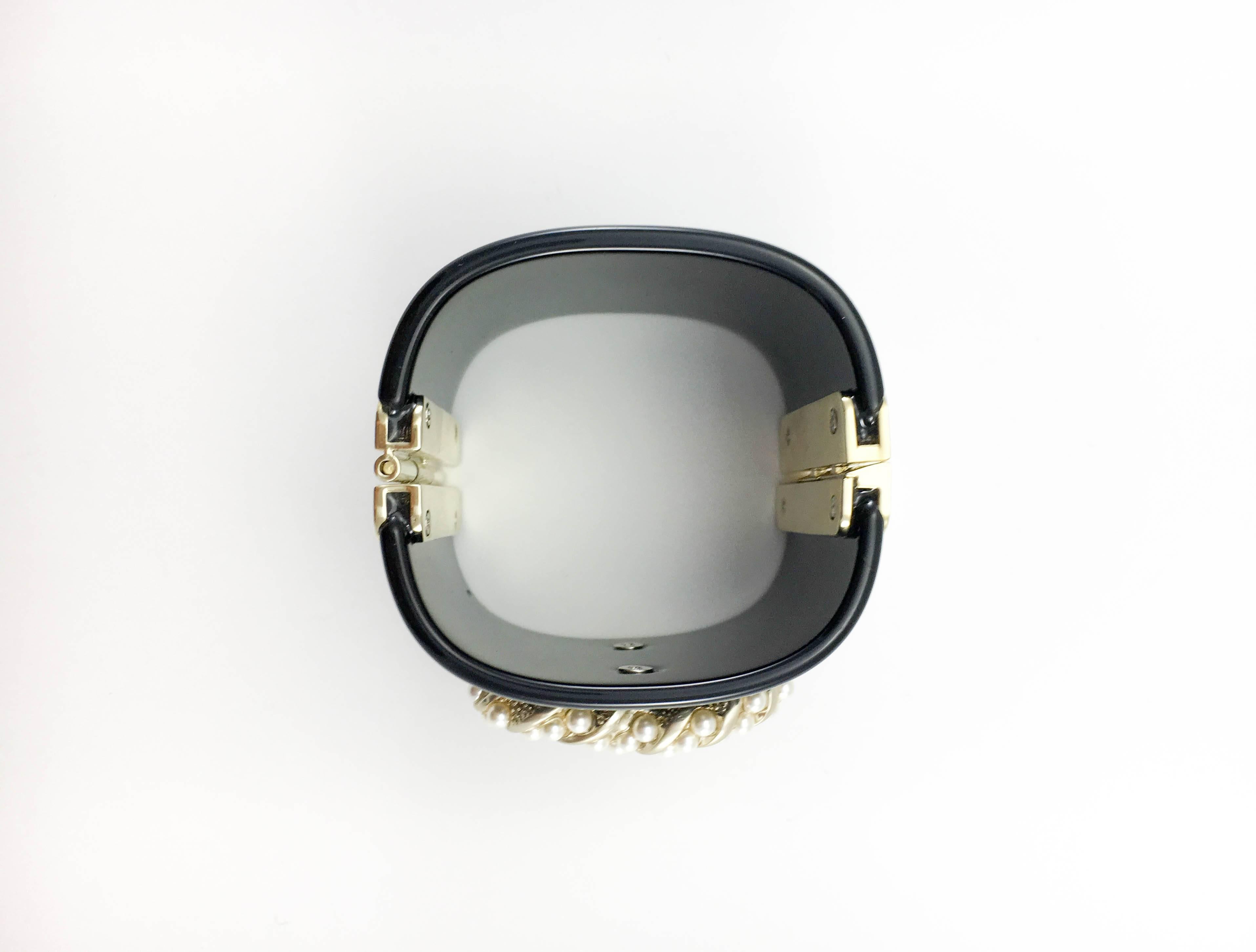 Chanel Baroque-Esque Pearl Logo Bracelet, 2015 For Sale 1