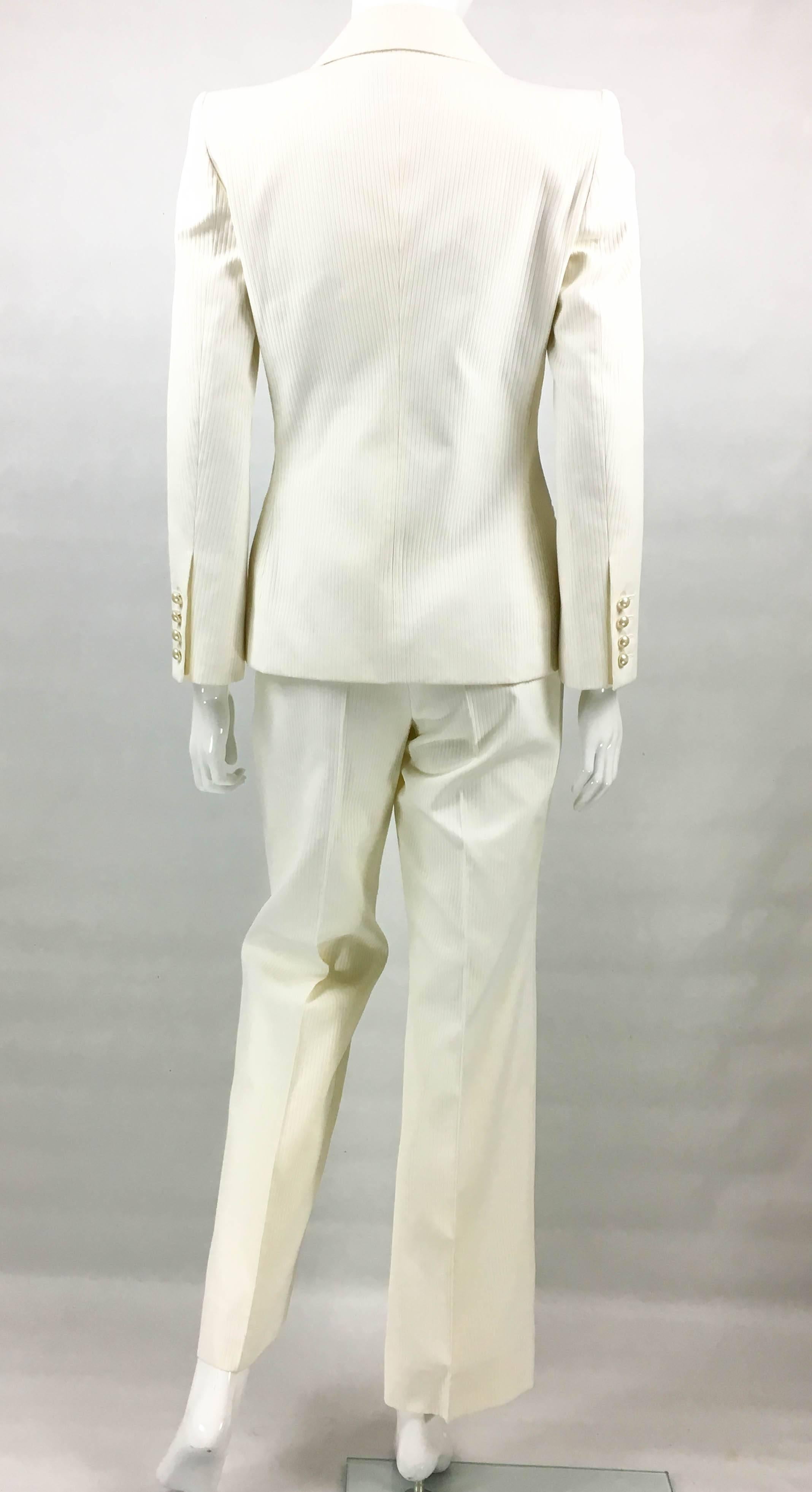 2001 Chanel Runway Look White Pantsuit With Pearl Cabochon Buttons In Excellent Condition In London, Chelsea