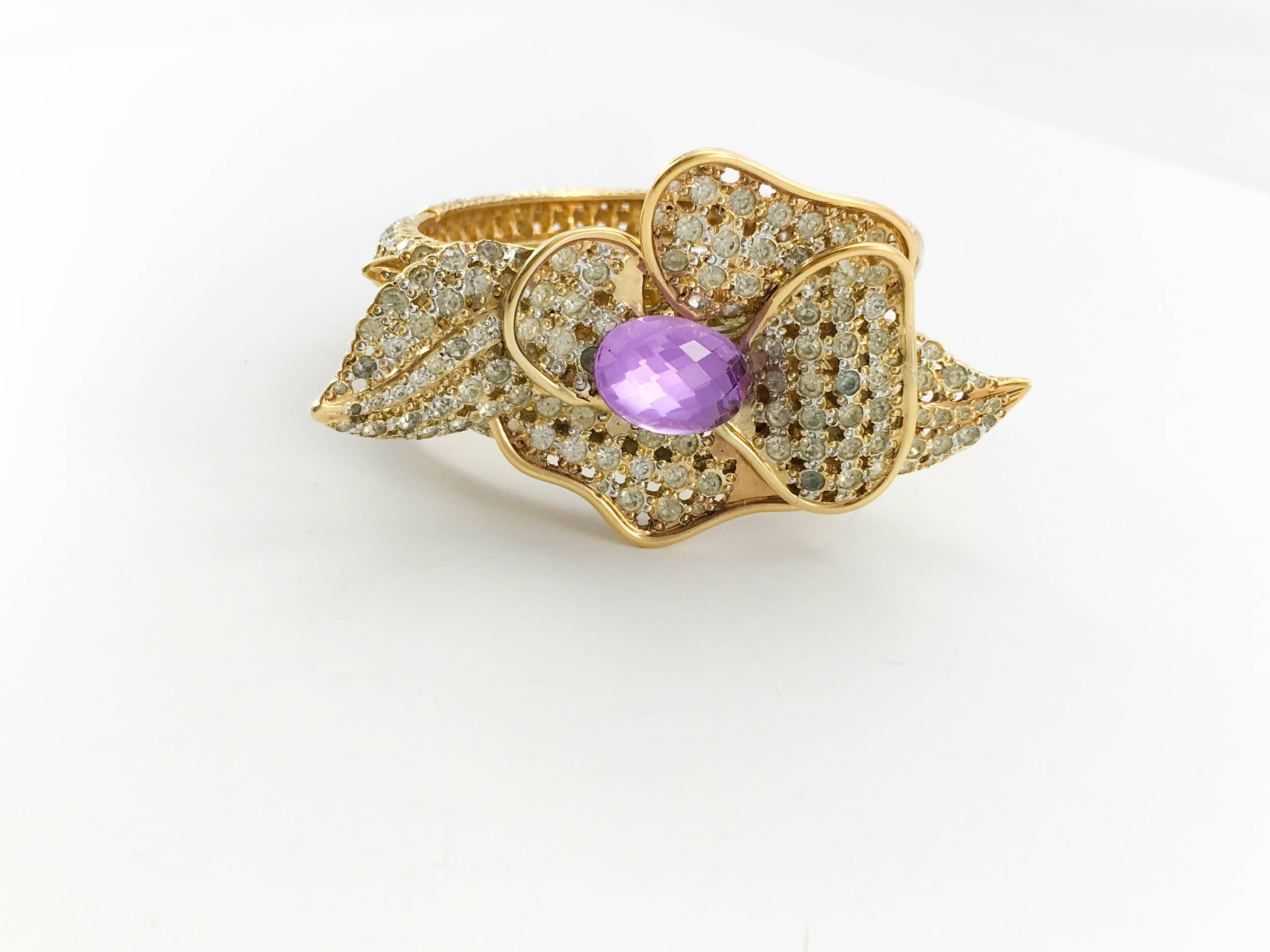 1990s Valentino Diamanté and Faux Amethyst Gilt Flower Bracelet In Excellent Condition For Sale In London, Chelsea