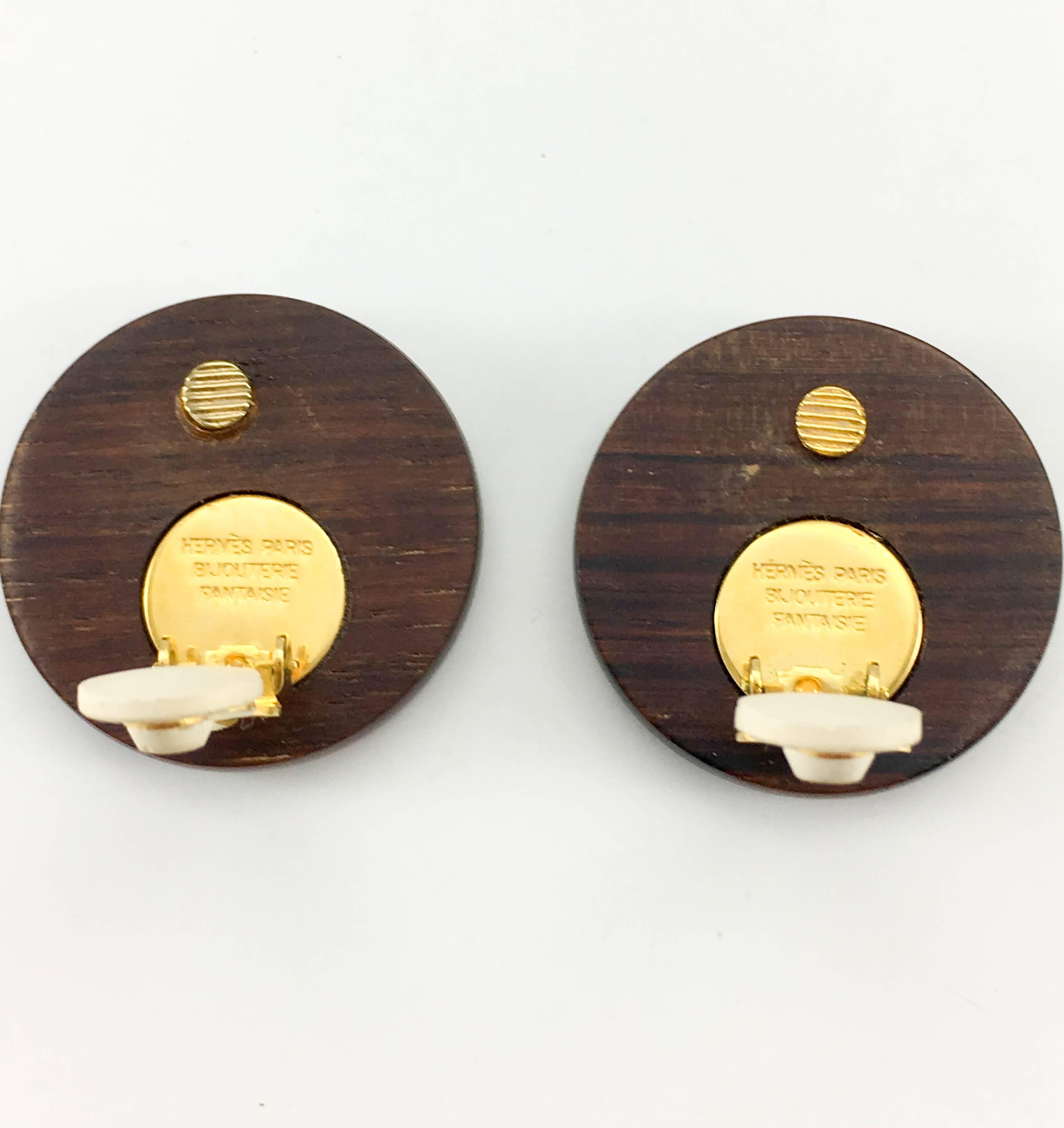 1990s Hermes Wood and Gold-Plated Round Clip-On Earrings 6