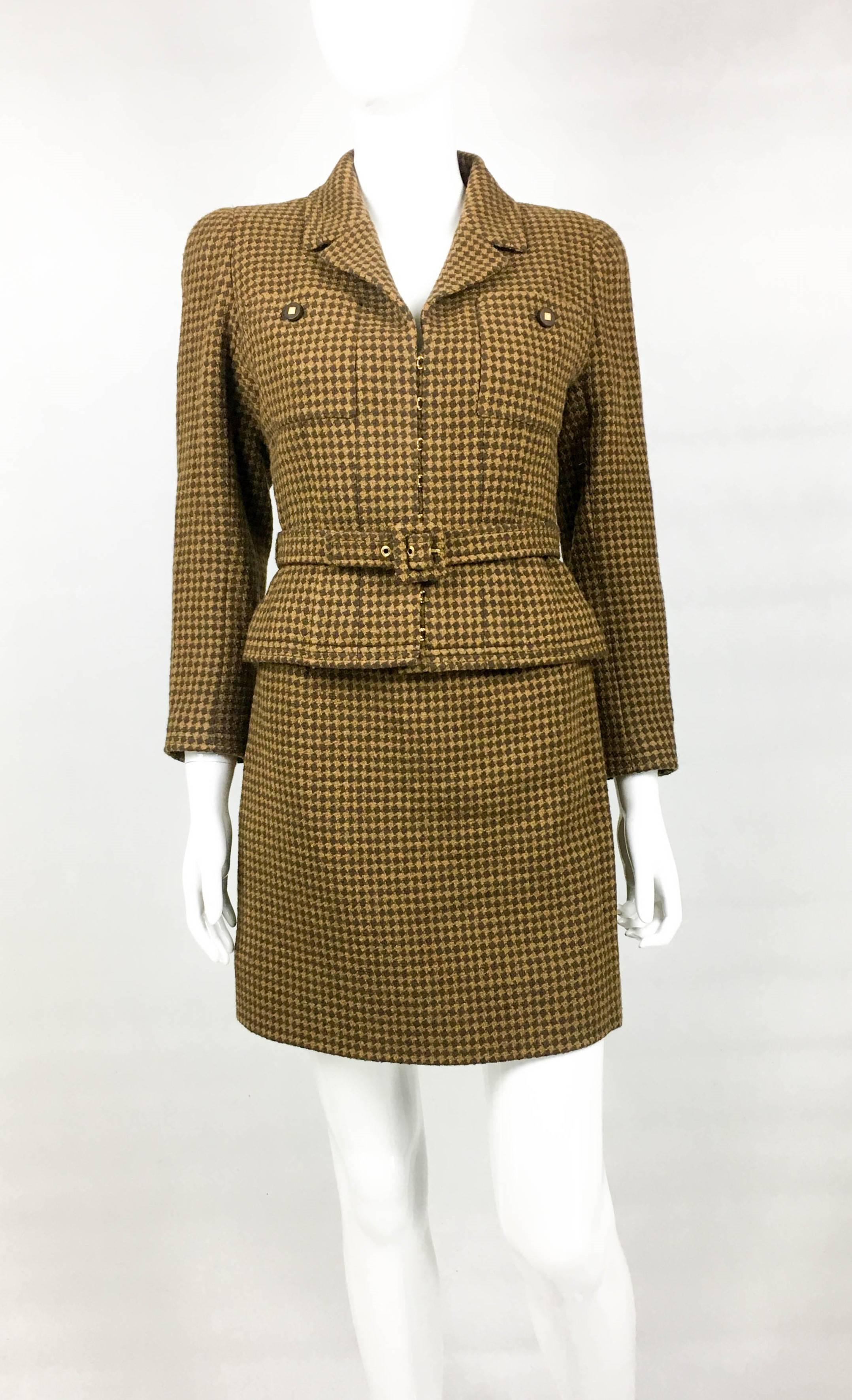 1996 Chanel Brown Houndstooth Skirt Suit In Excellent Condition In London, Chelsea