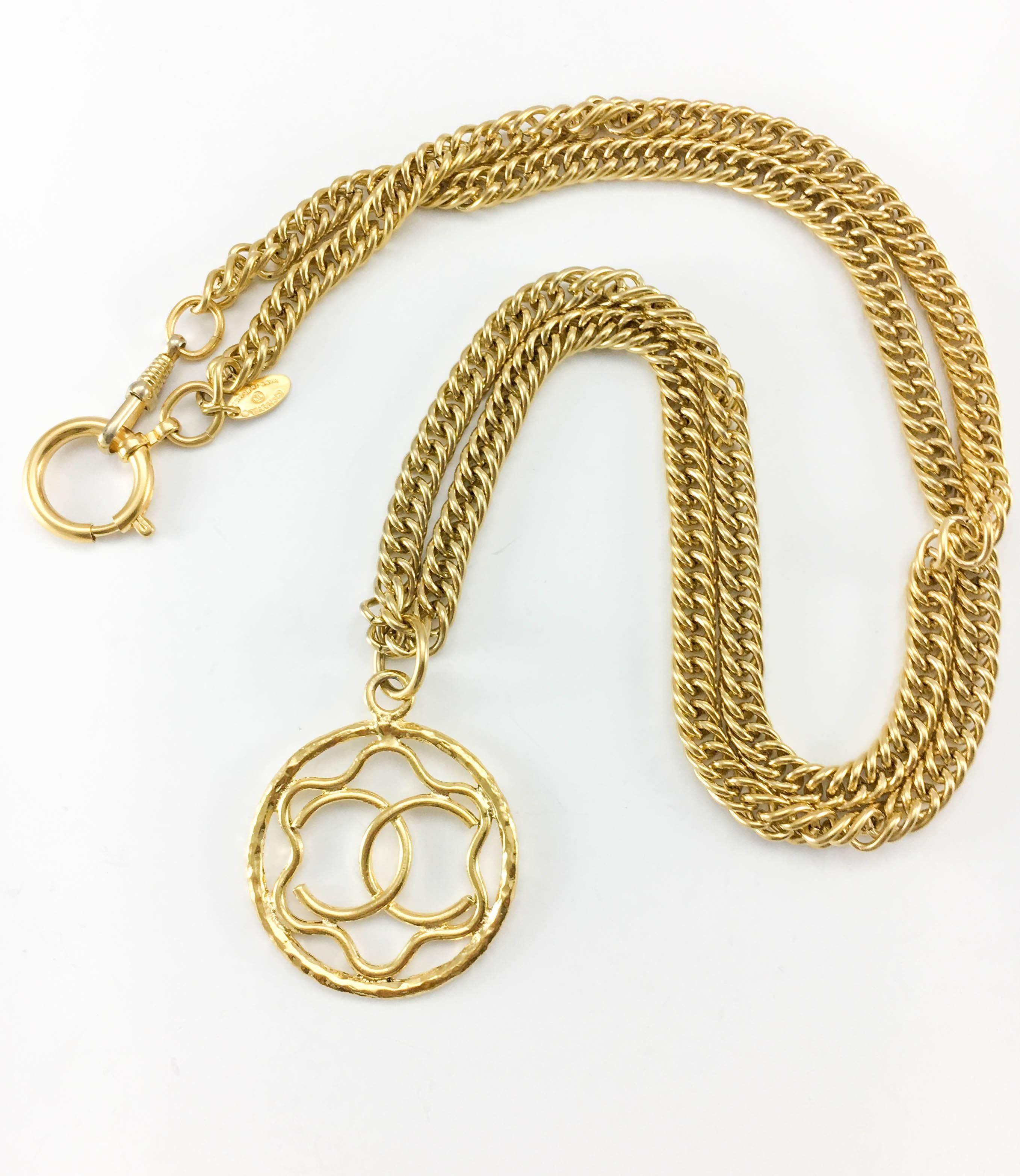Women's 1980s Chanel Gilt Logo Medallion Pendant Long Chain Necklace For Sale