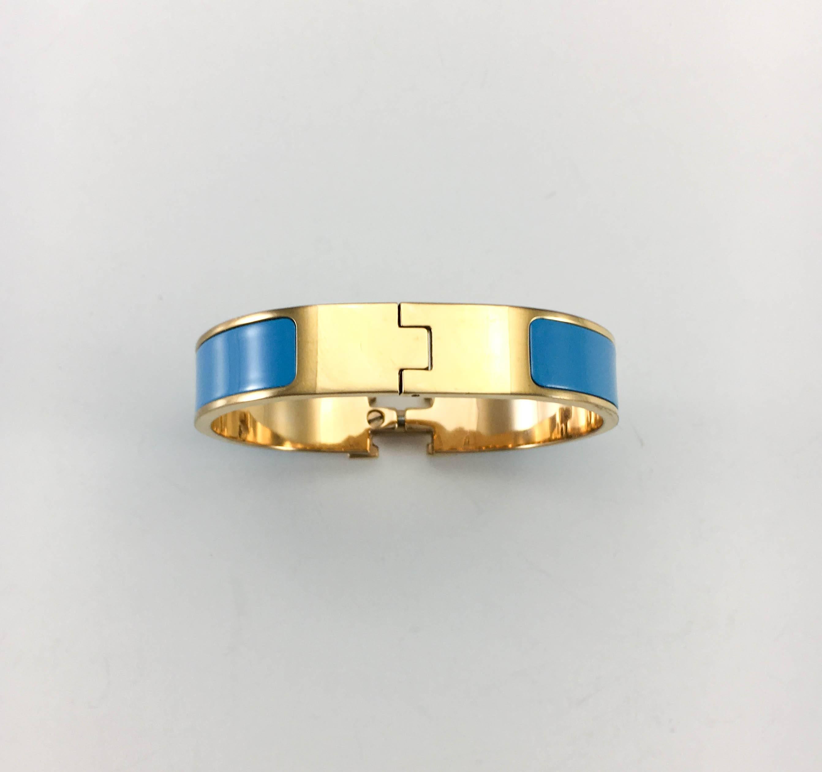 Women's Hermes Rose Gold-Plated Clic Clac 'H' Blue Bracelet For Sale