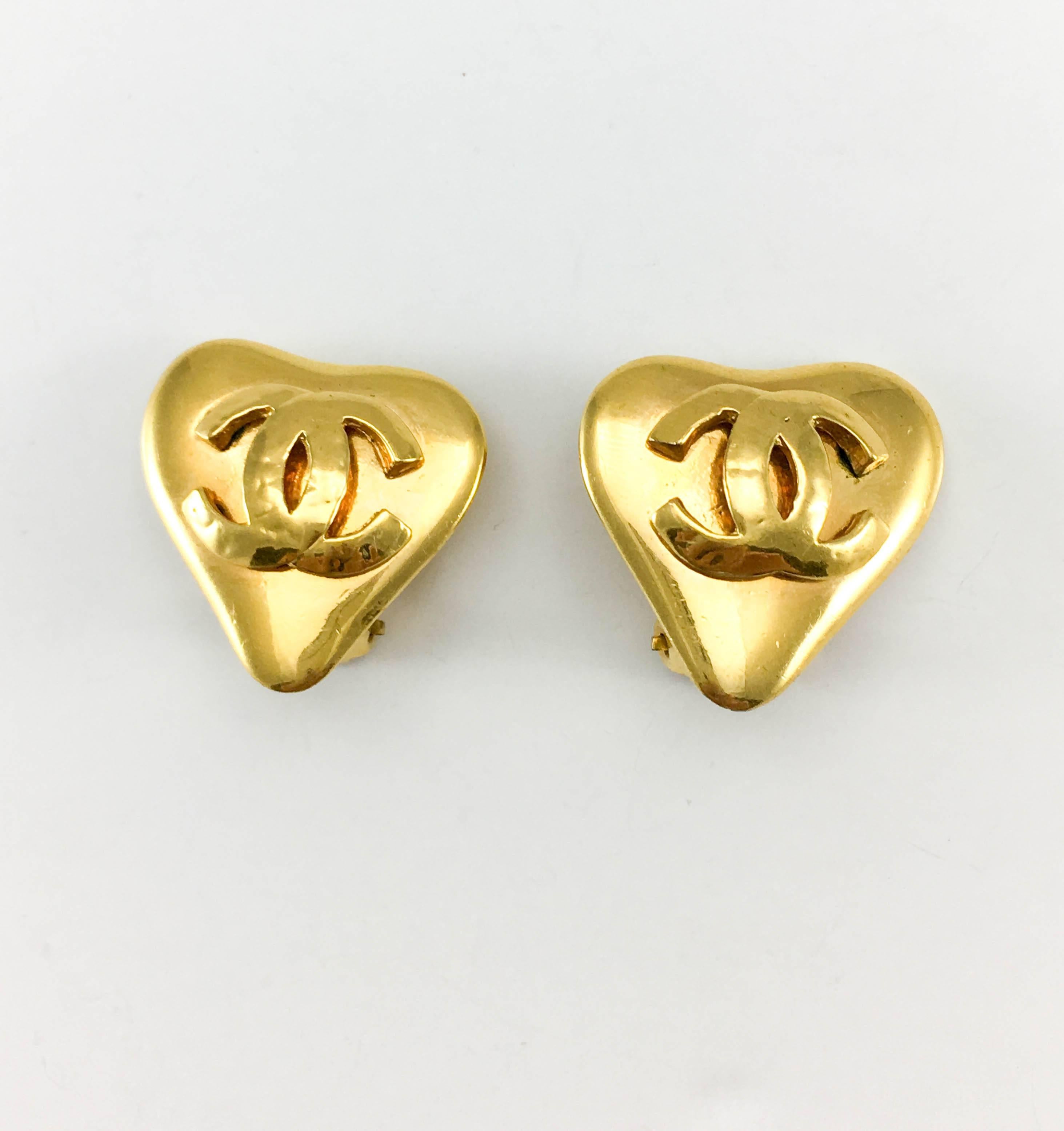 1993 Chanel Gold-Plated Heart-Shaped Logo Earrings  In Excellent Condition For Sale In London, Chelsea