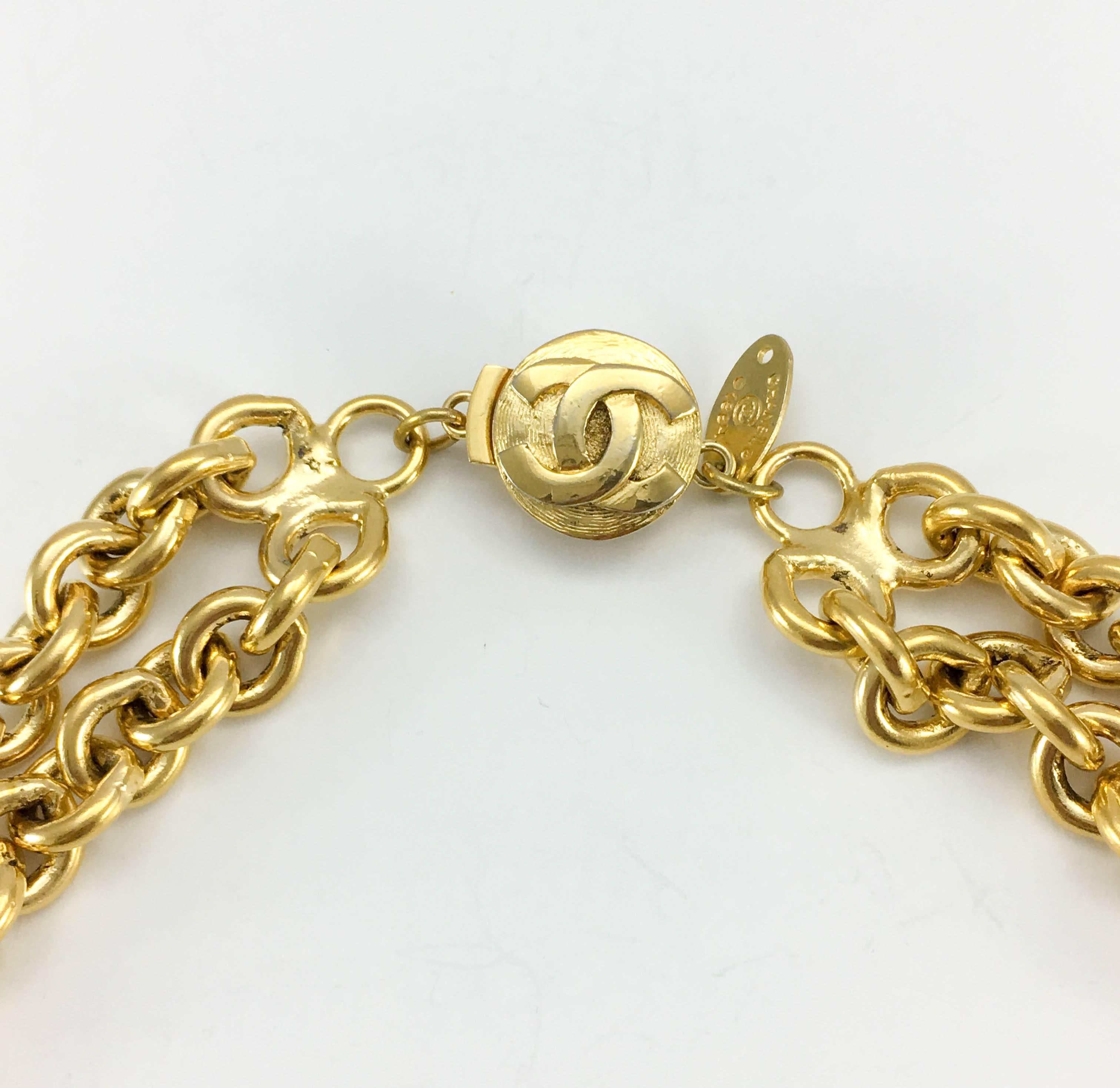 Women's 1984 Chanel Centaur Medallion Chain Necklace For Sale