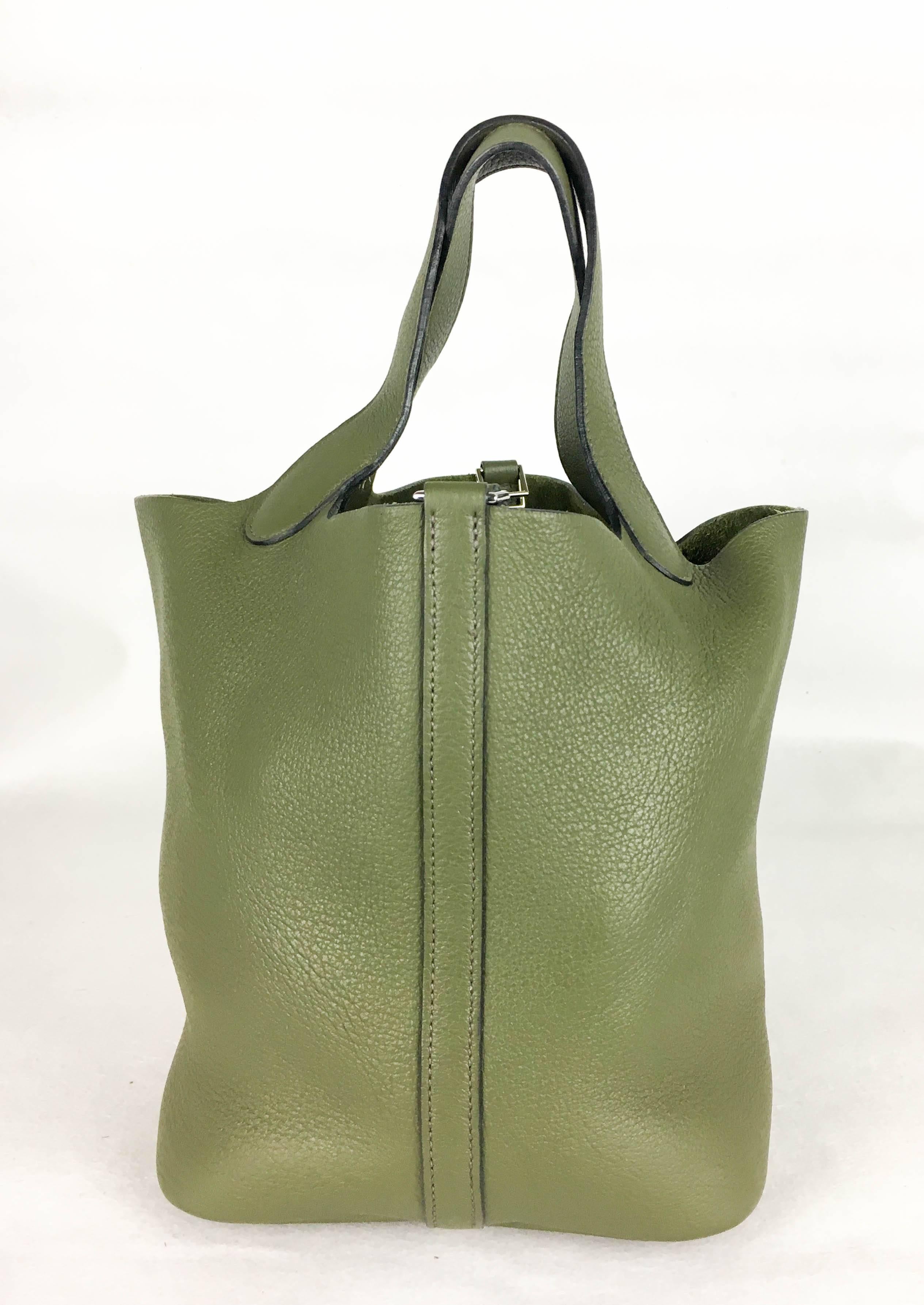 Brown 2007 Hermes Picotin 22 Handbag in Olive Green Clemence Leather For Sale