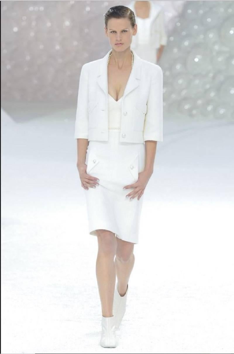 2012 Chanel Runway Look White Cotton Jacket With Faux-Pearl Buttons 6